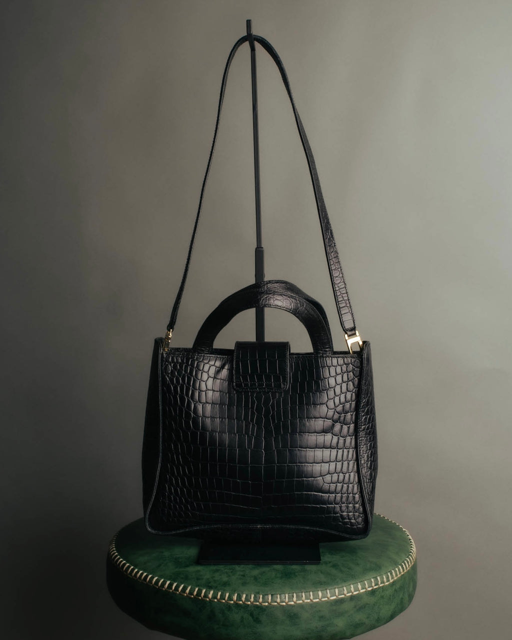 "Salvatore Ferragamo" 90's-00's Croc embossed leather shoulder bag