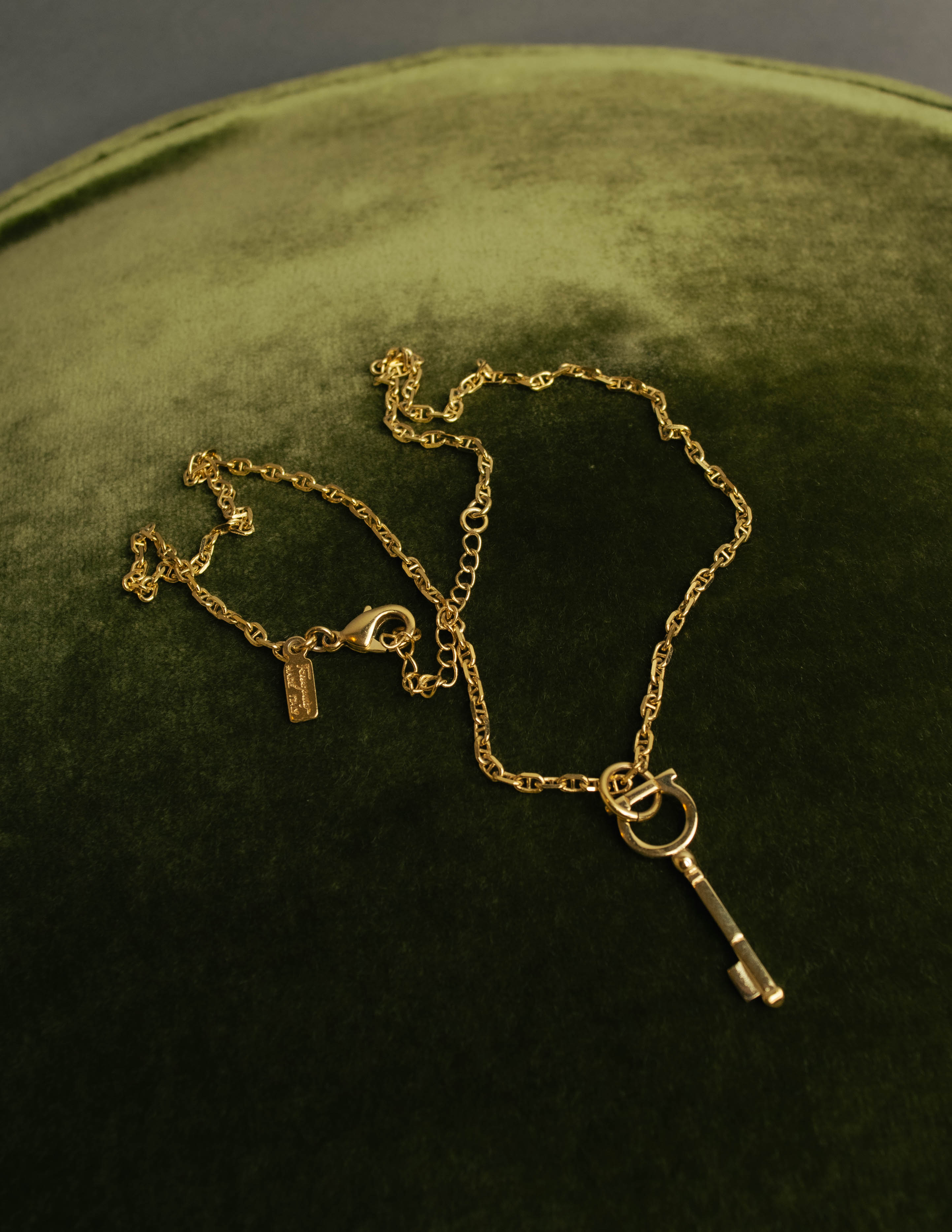 "Salvatore Ferragamo" 00's-20's Gancini key pendant necklace