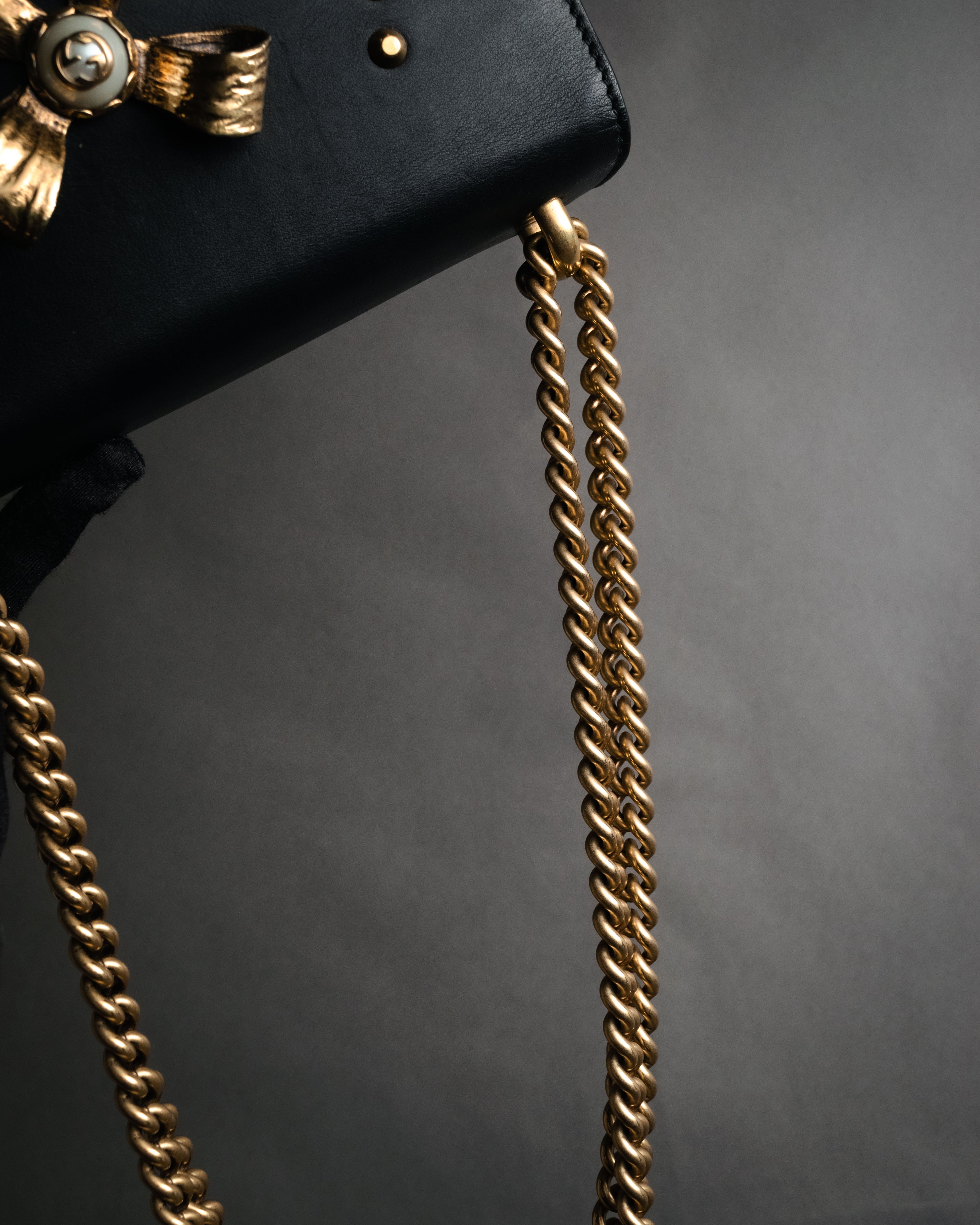 –SPECIAL– “GUCCI”
2016-2022 Bow embellished chain shoulder bag