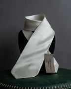 "COMME des GARCONS HOMME PLUS" Beautiful glossy cupra white necktie