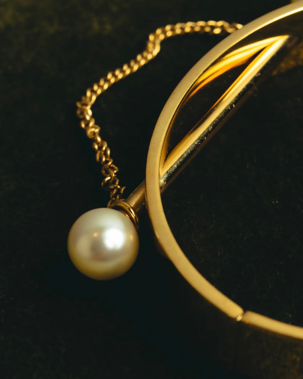 "Chloé" 2010's Gold tone pearl hinged cuff bracelet