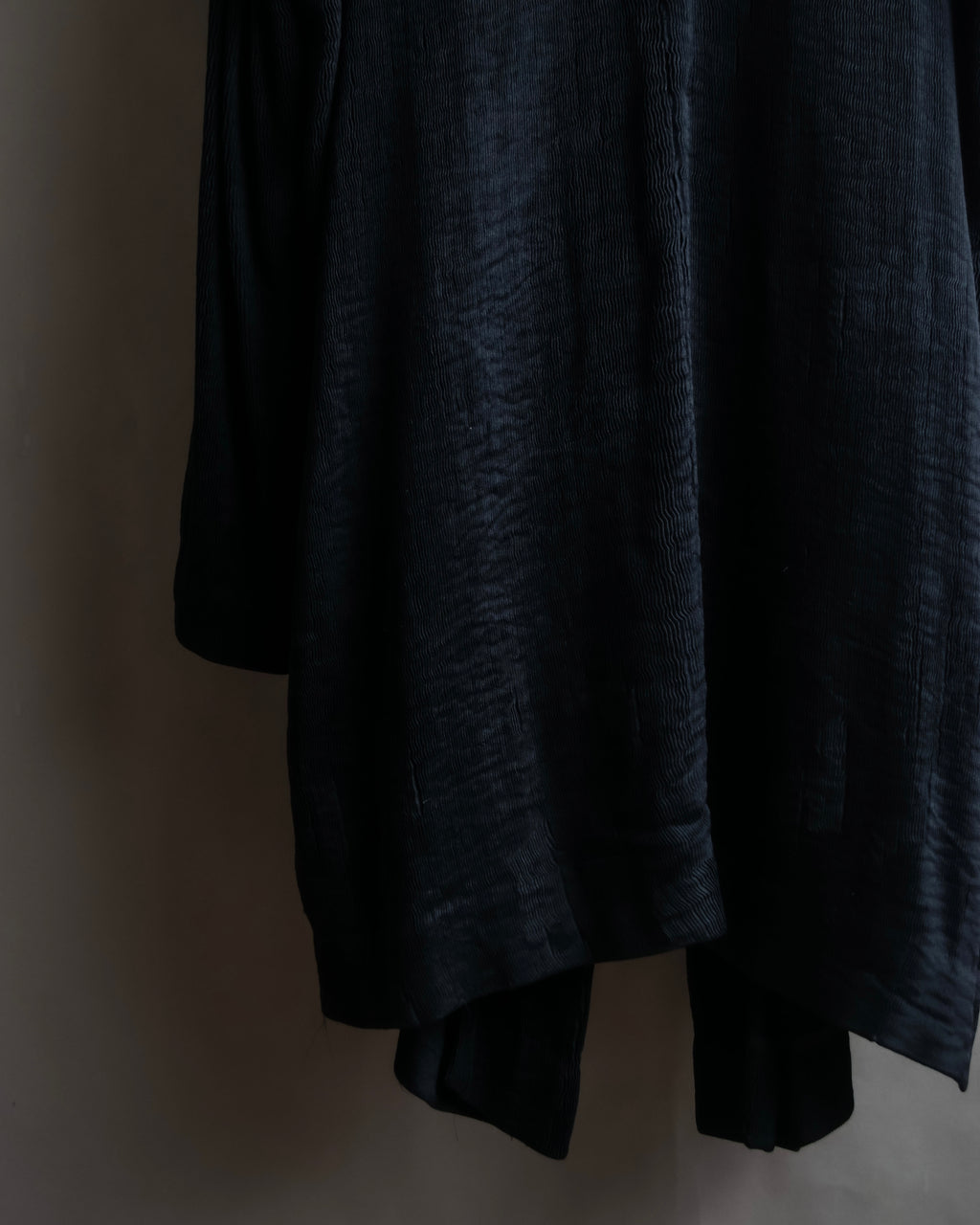 "ISSEY MIYAKE PERMANENT" Large shawl collar silk long cardigan