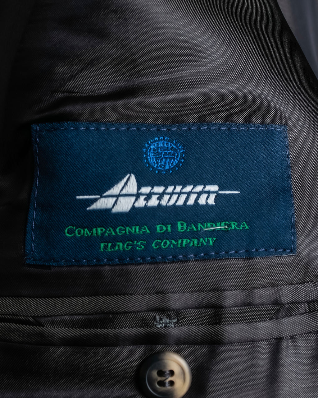 Vintage shoulder construction peak lapel tailored jacket