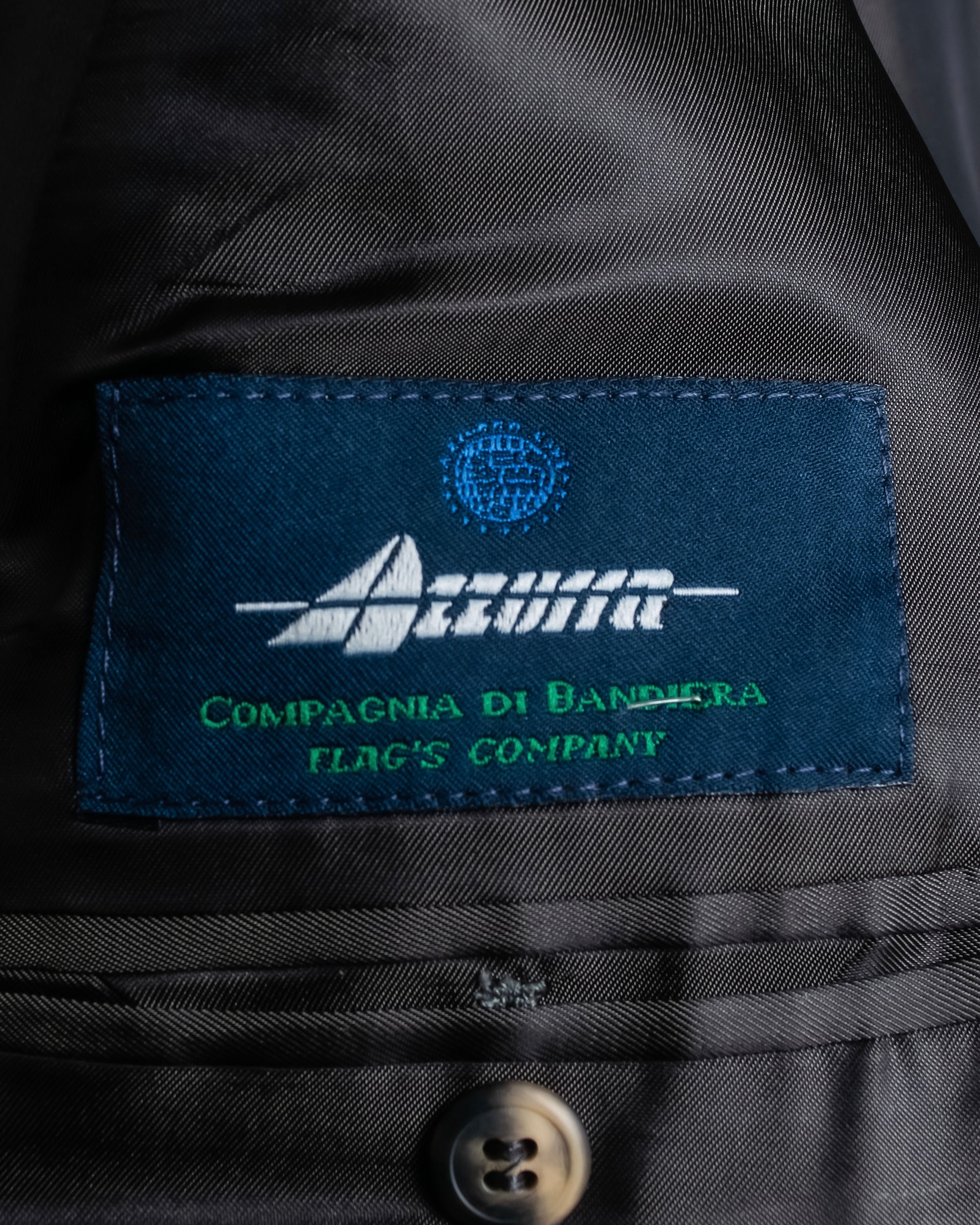 Vintage shoulder construction peak lapel tailored jacket