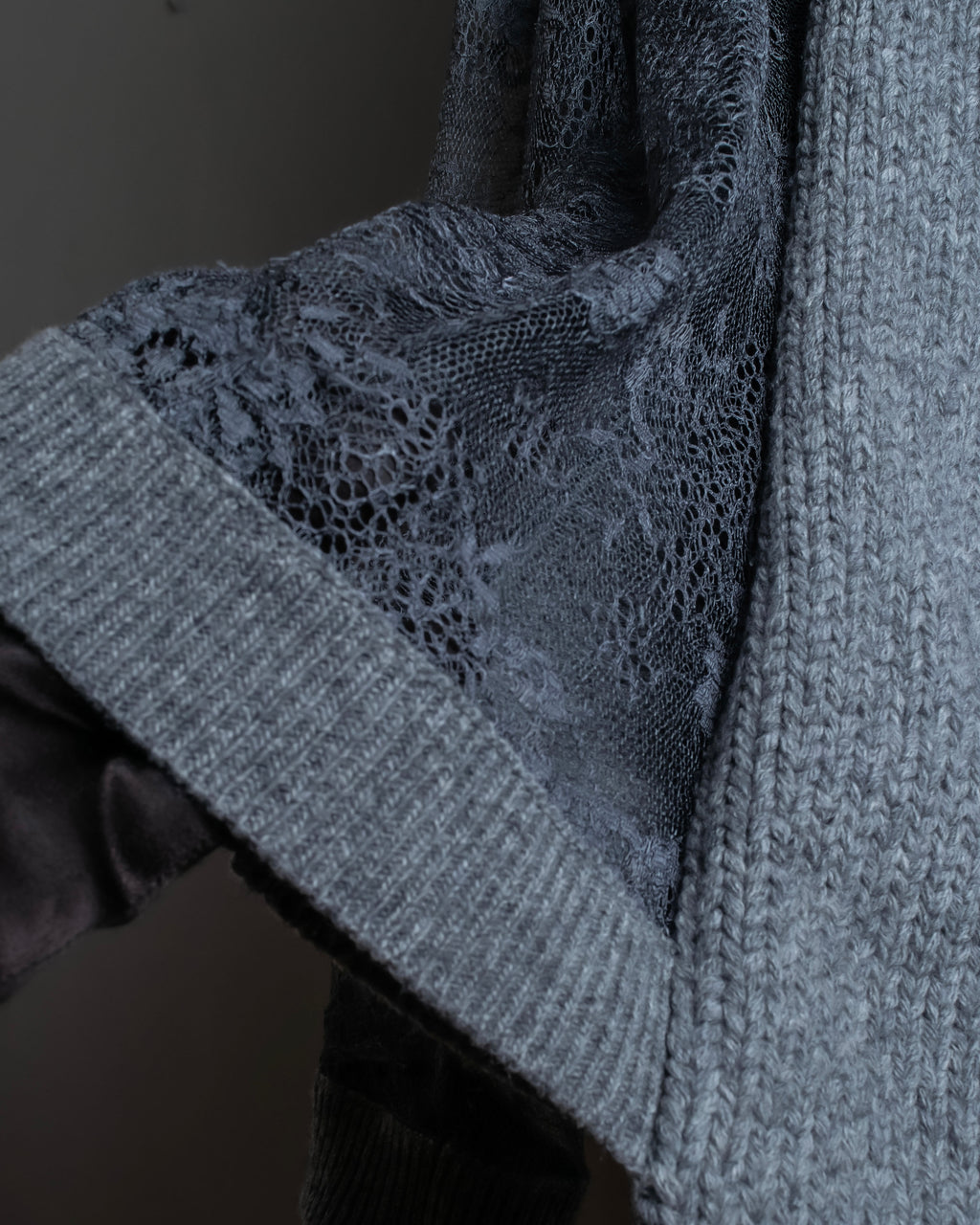 "VALENTINO" Floral lace cable knit docking design pullover