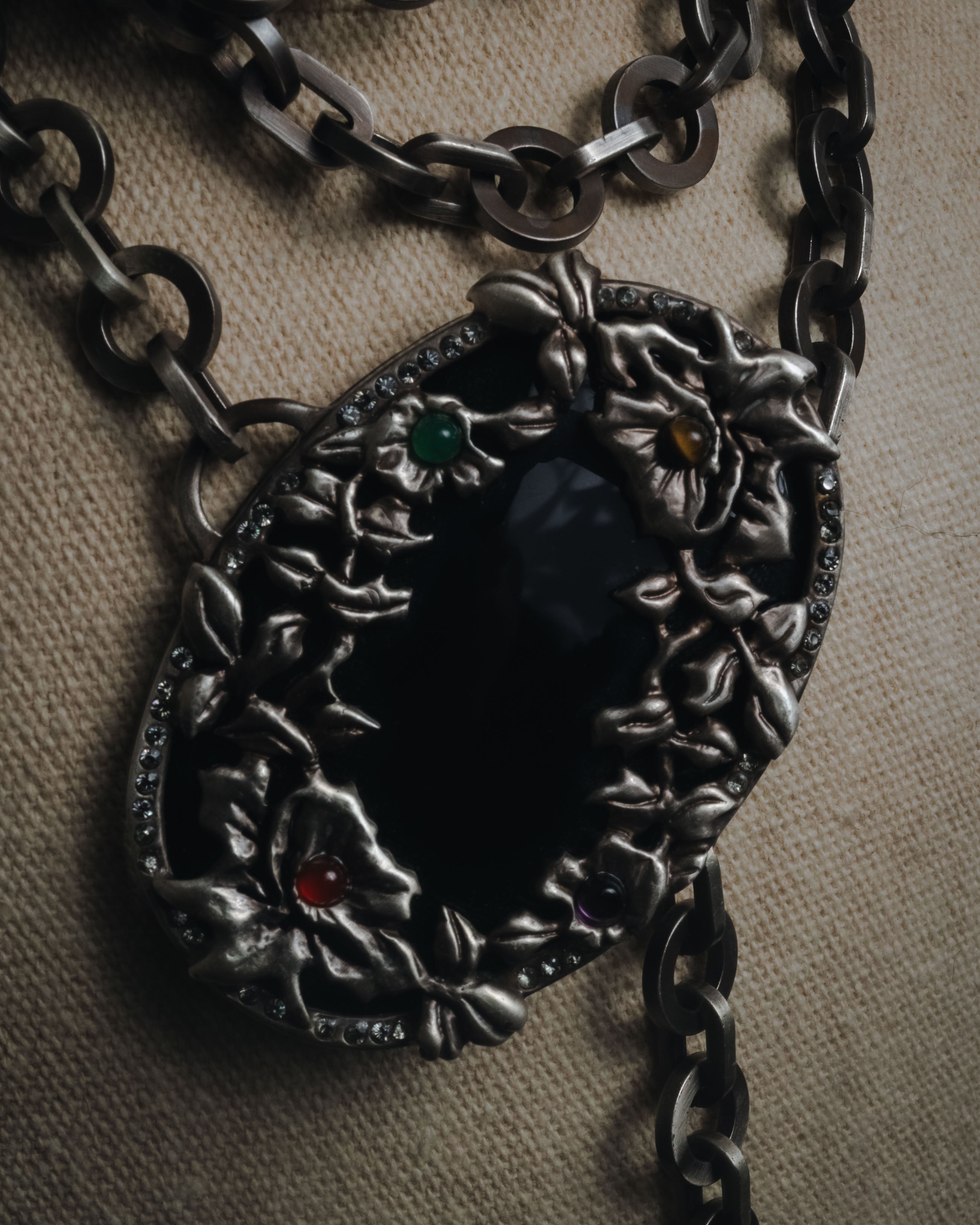 "VALENTINO GARAVANI" 2010’s dark romantic statement necklace＆belt