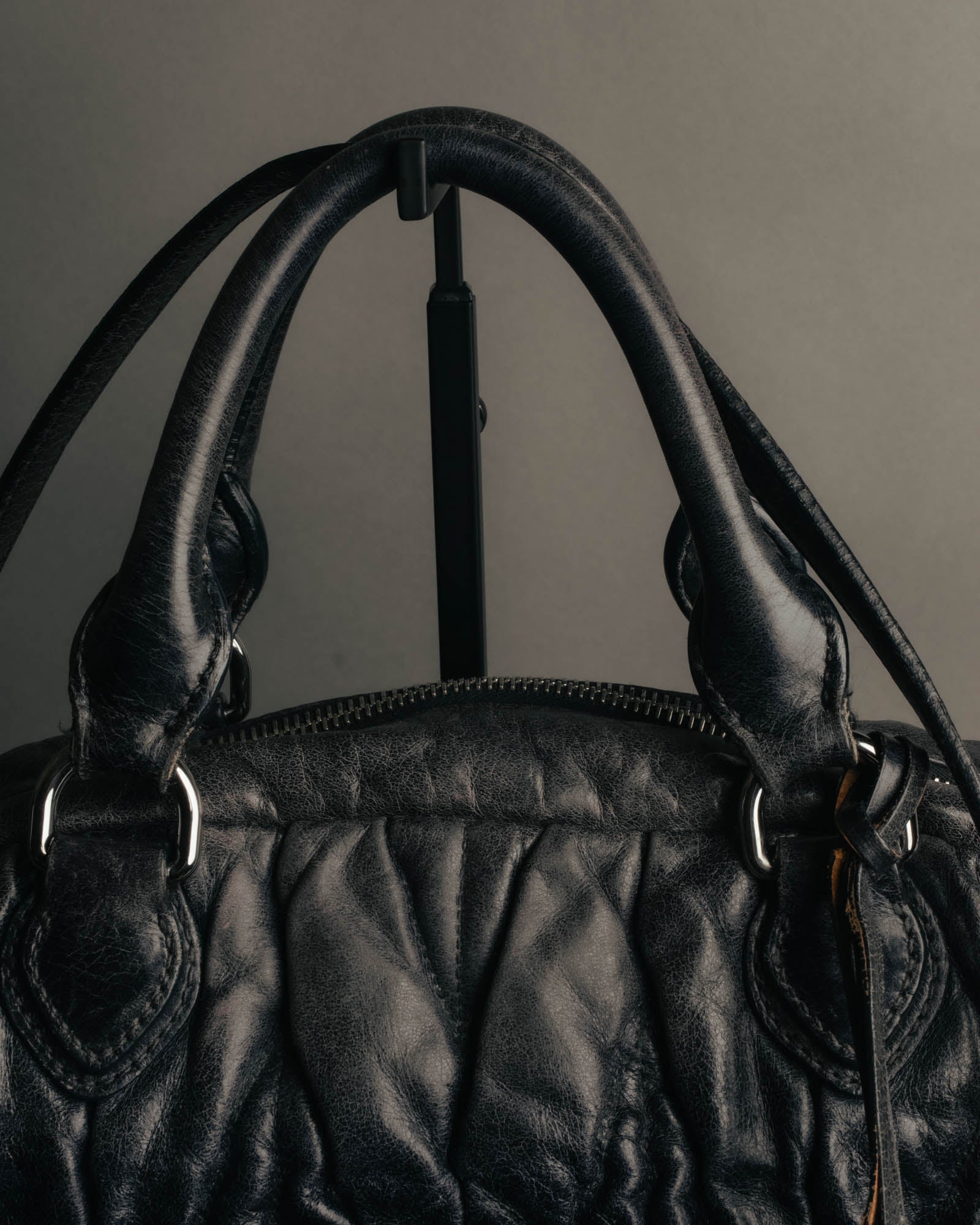 -SPECIAL- "MIU MIU" 00's-10's Glossy gathered leather handbag