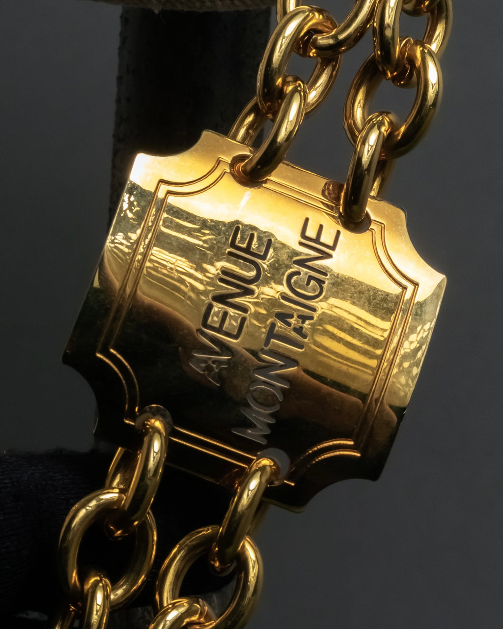 "CELINE" AVENUE MONTAIGNE 38 design gold necklace & belt