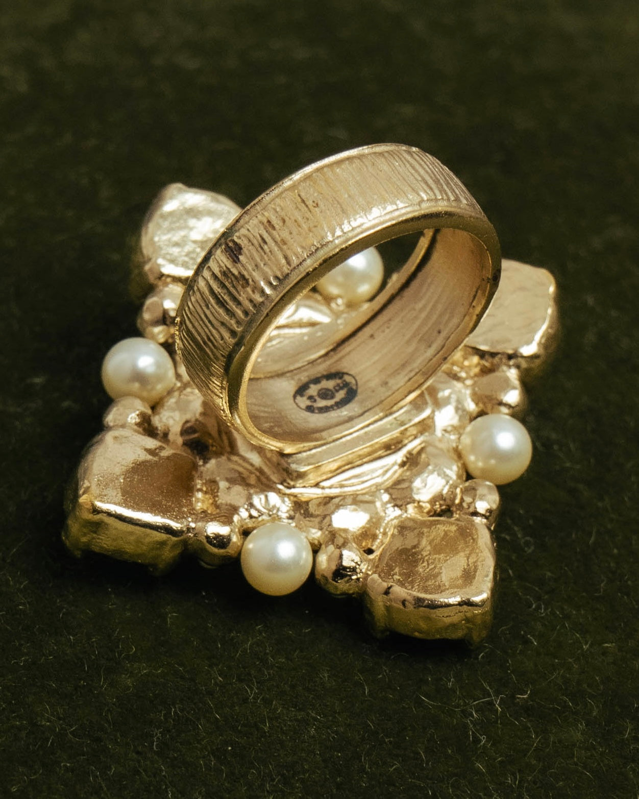 -SPECIAL- “CHANEL” 2013 high summer pearl cc cocktail ring