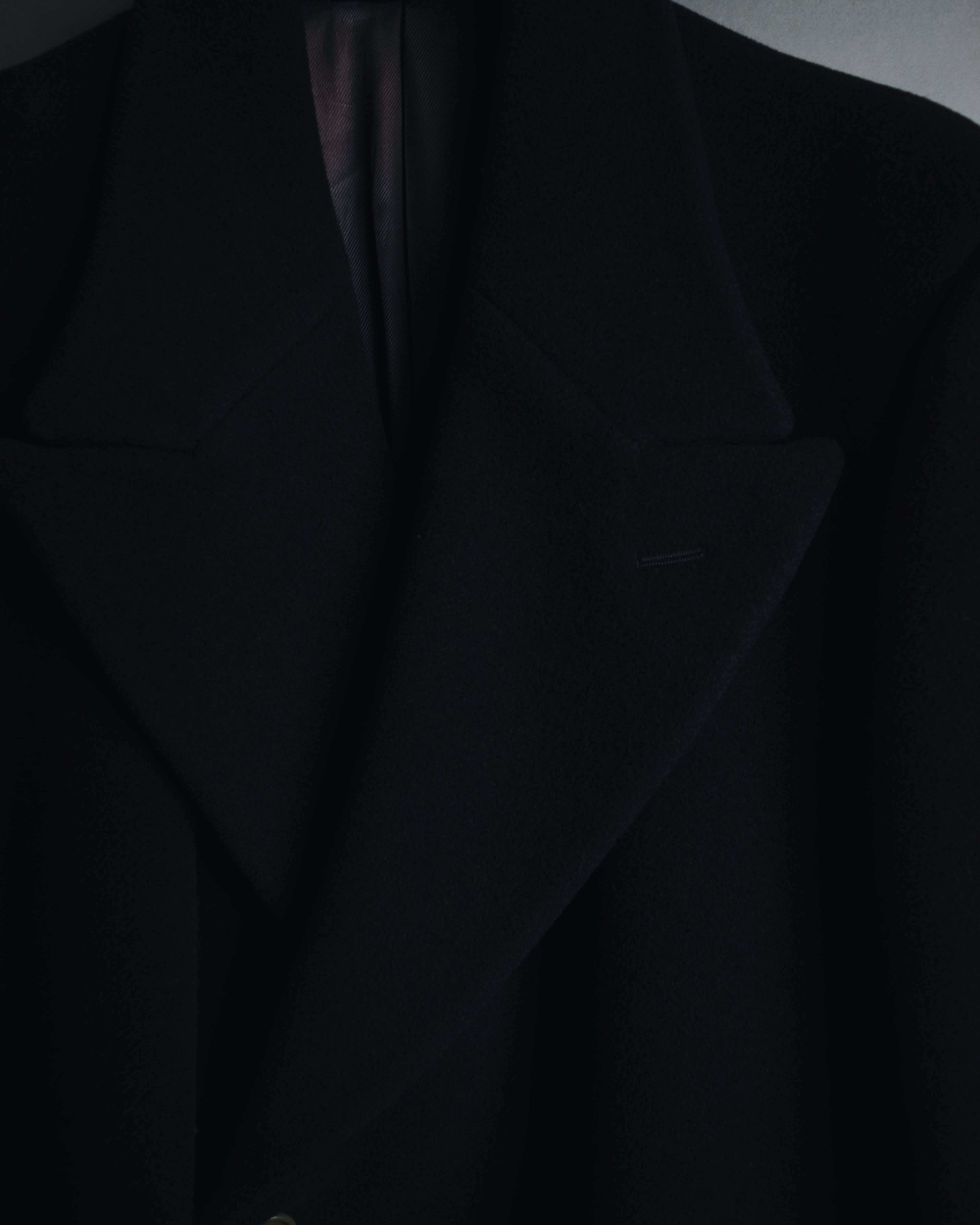 –SPECIAL– "GIORGIO ARMANI"
80’s-90’s tailored overcoat