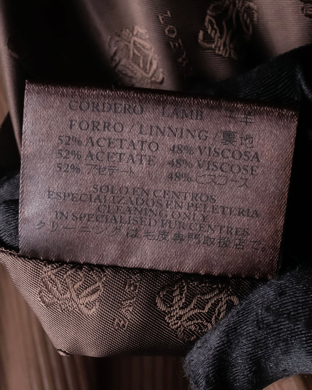 "LOEWE" Three-dimensional ribbed lamb leather set up