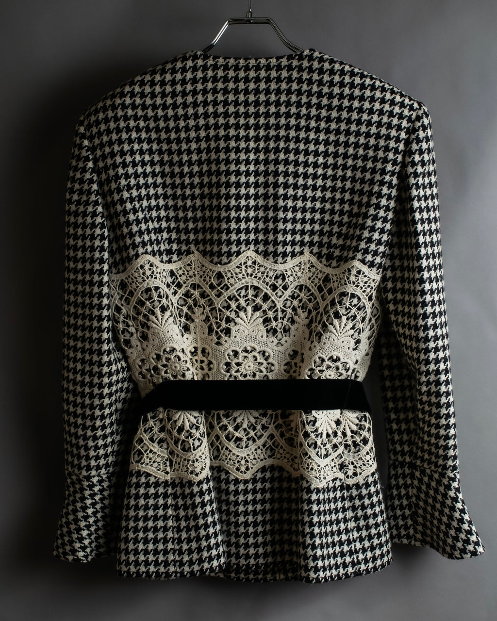 "Valentino Garavani" Houndstooth pattern lace velvet design set up