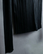 "PLEATS PLEASE ISSEY MIYAKE"
Features sleeve open collar blouse