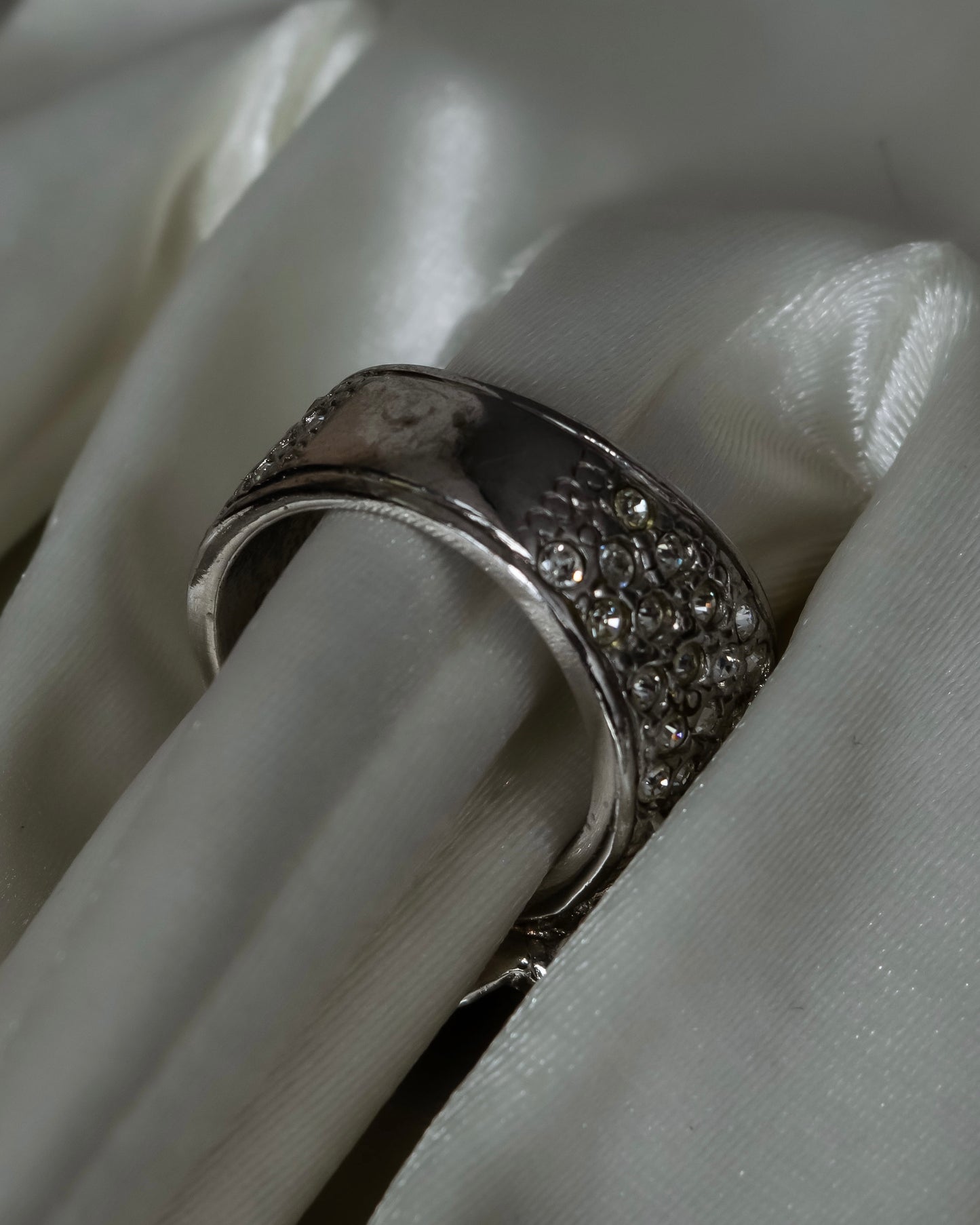 "CHANEL" Camellia motif rhine stone coco mark ring