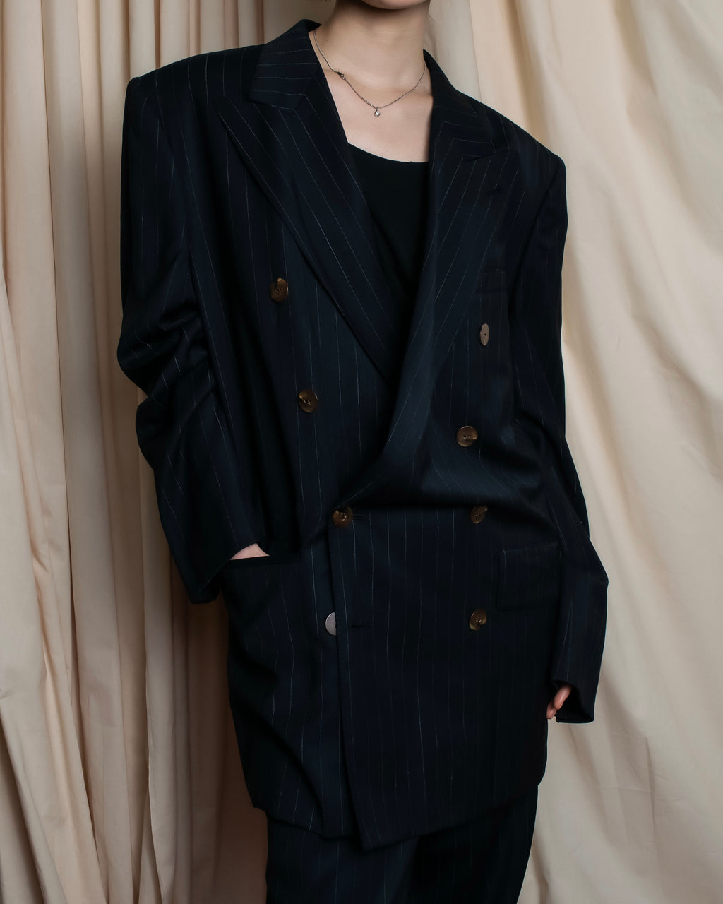 "JEAN PAUL GAULTIER HOMME"
Oversized shadow stripe set up