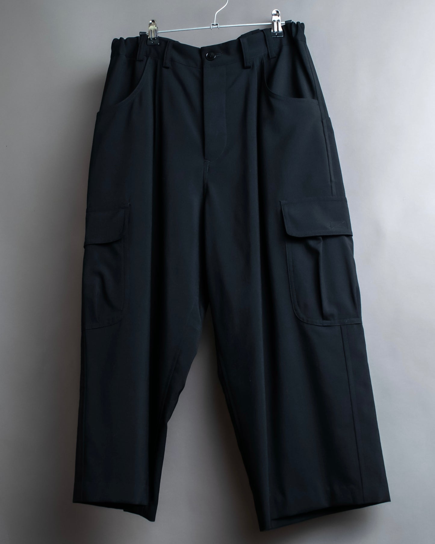 "Y's" Cargo pocket design sarouel silhouette, wool slacks