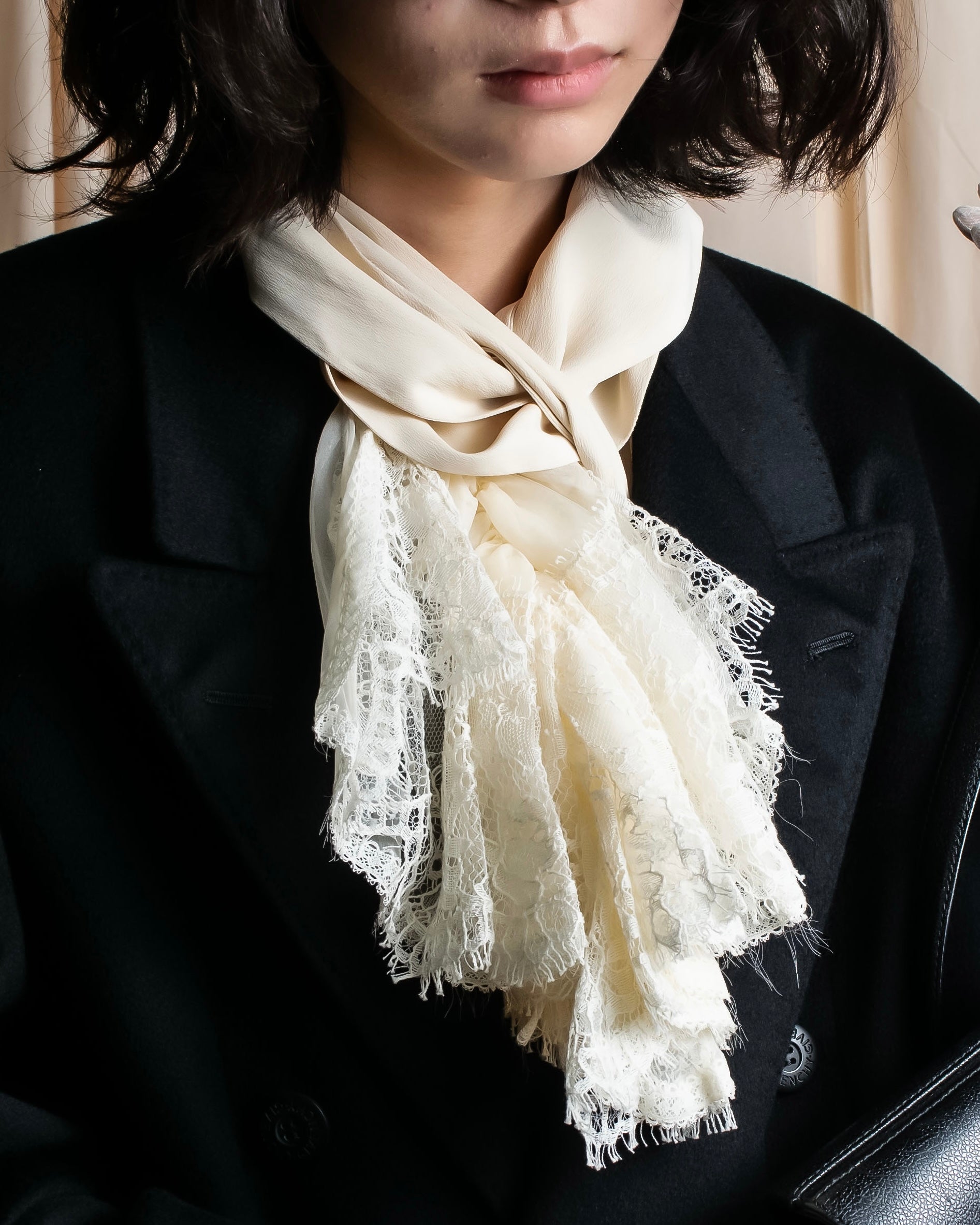 "GUCCI" Michele period frill lace silk bowtie shirt