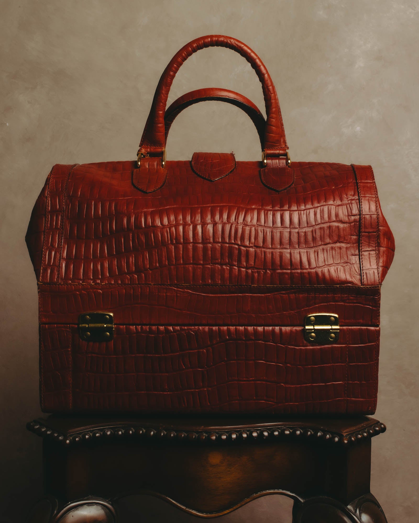 -SPECIAL- “Giorgio Armani” 90’s-00’s Crocodile embossed leather frame bag