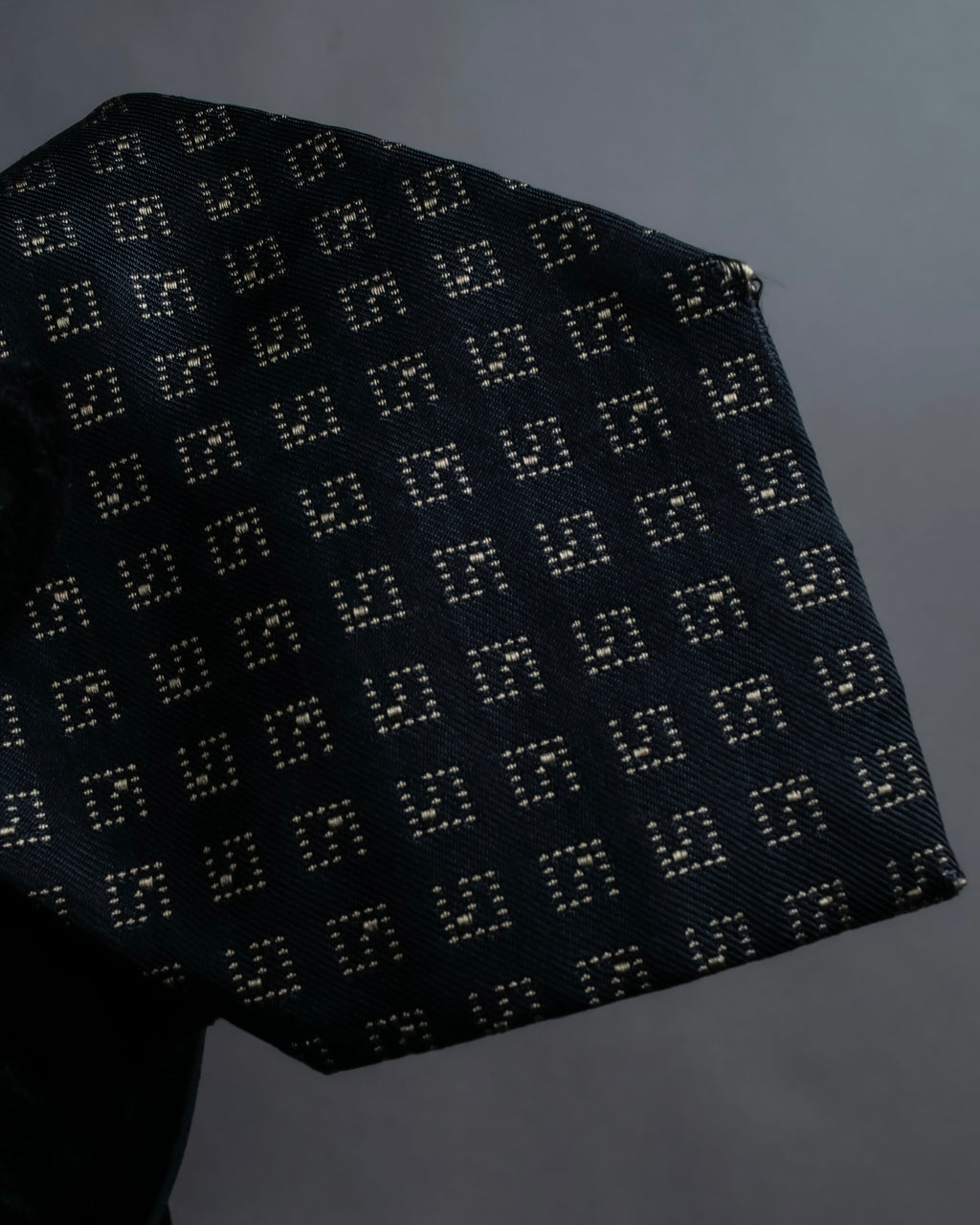 "GUCCI" G motif pattern silk necktie