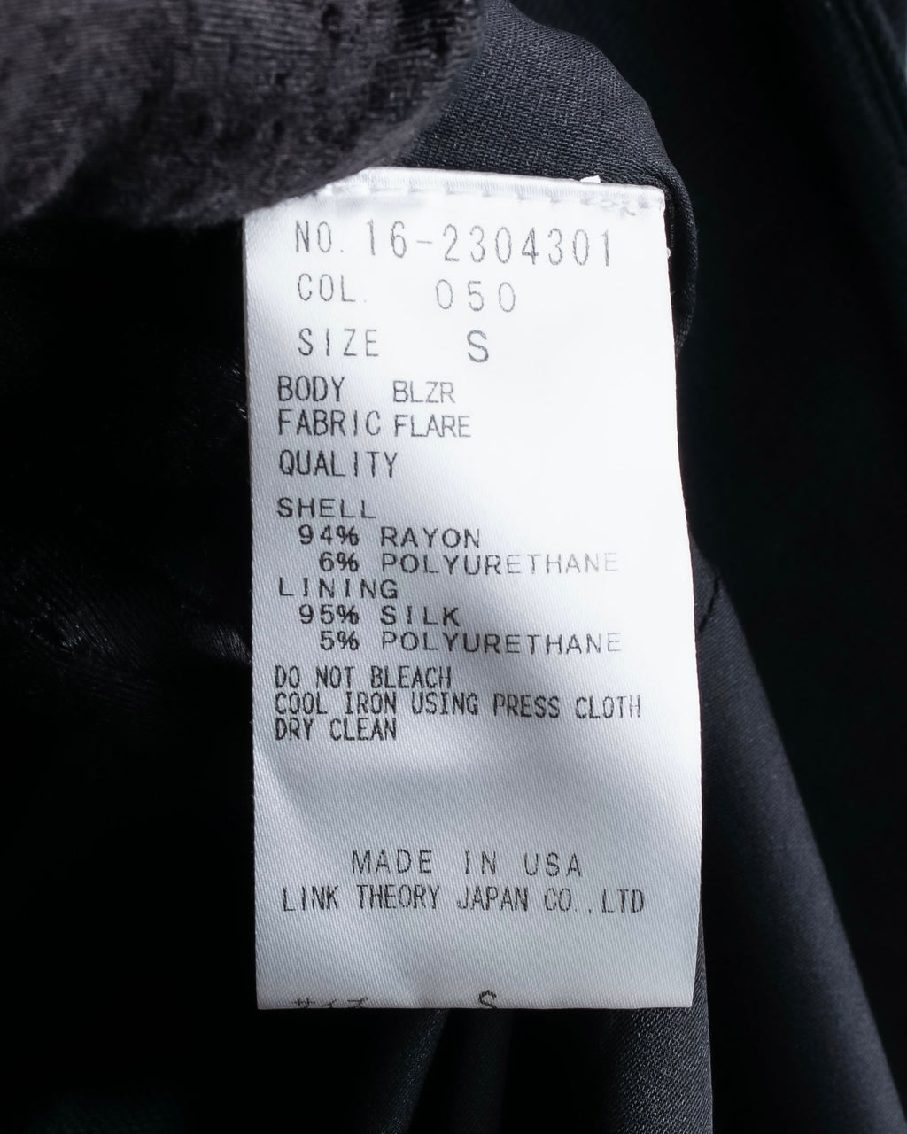 "HELMUT LANG" Zipper design sharp angle cutaway jacket