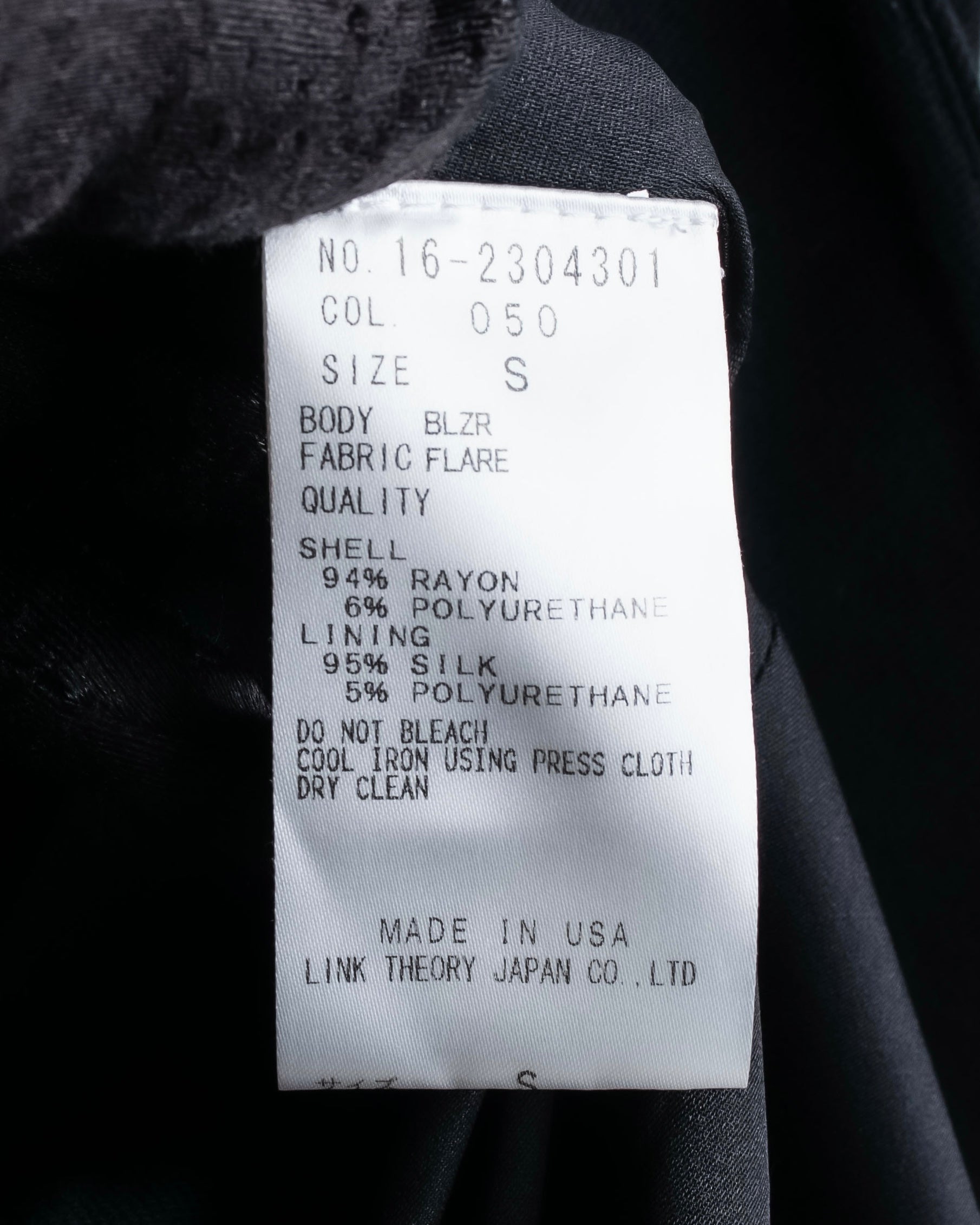 "HELMUT LANG" Zipper design sharp angle cutaway jacket