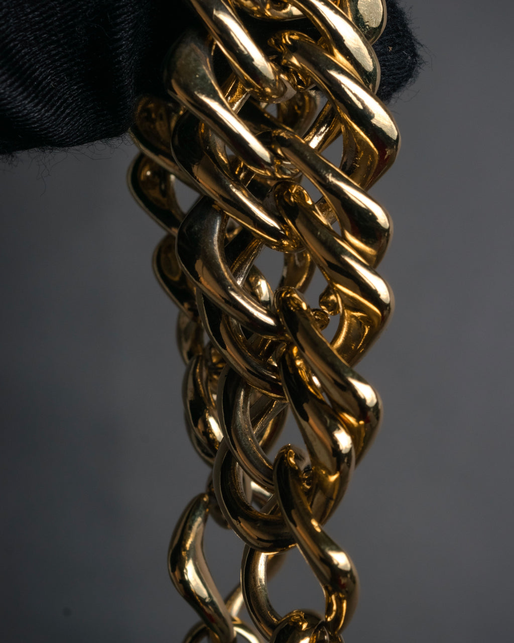 –SPECIAL– “Yves Saint Laurent” 90’s sculptural chain bracelet