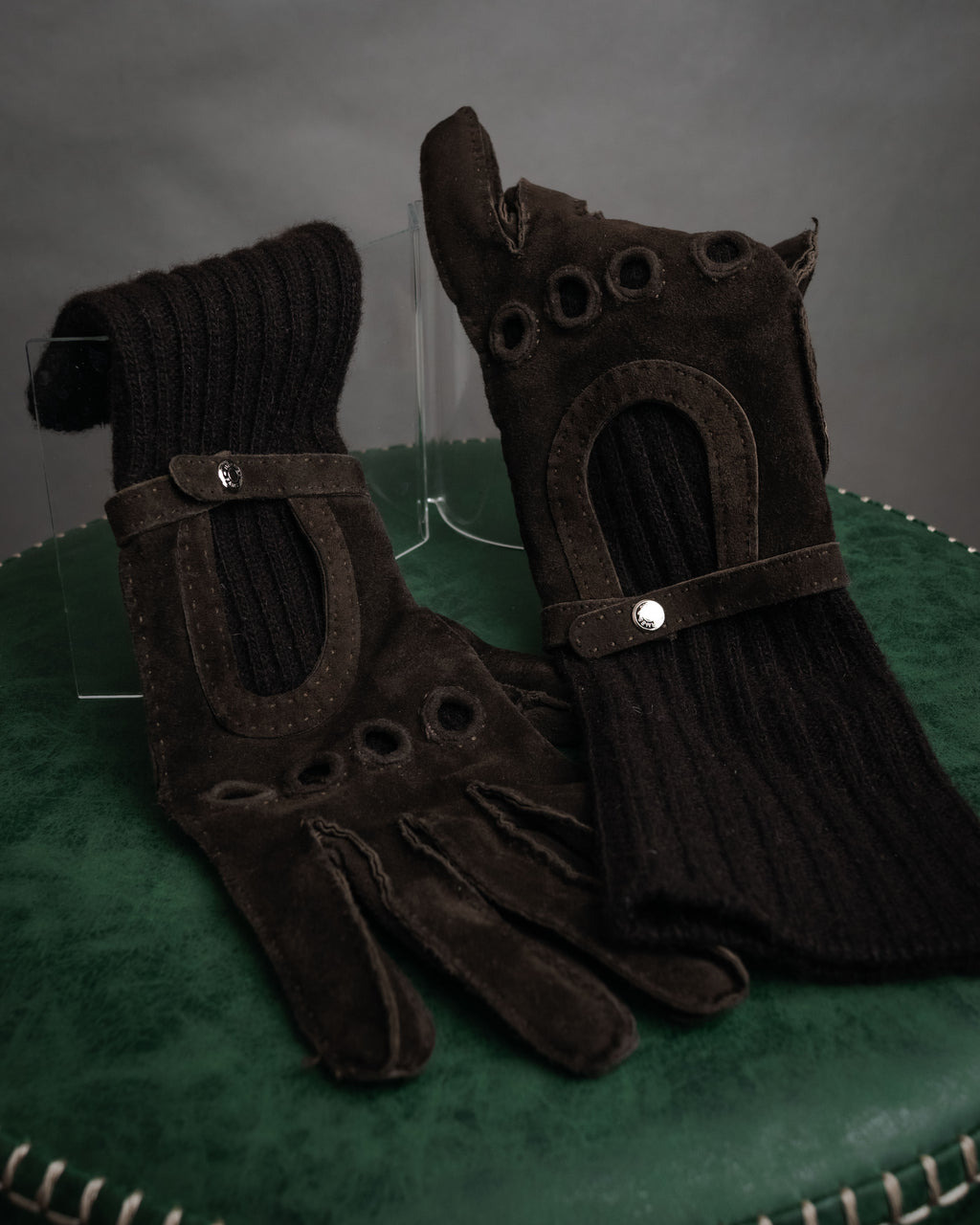 –SPECIAL– “HERMES” 80’s-90’s Cashmere lined suede driving gloves