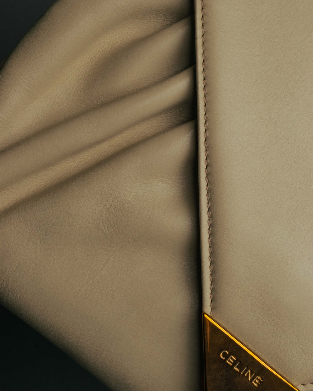 "CELINE" 80's-90's Vintage triangle flap gather leather shoulder bag
