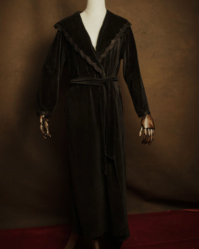 –SPECIAL– “Christian Dior”
80’s-90’s Velour lace trimmed robe coat