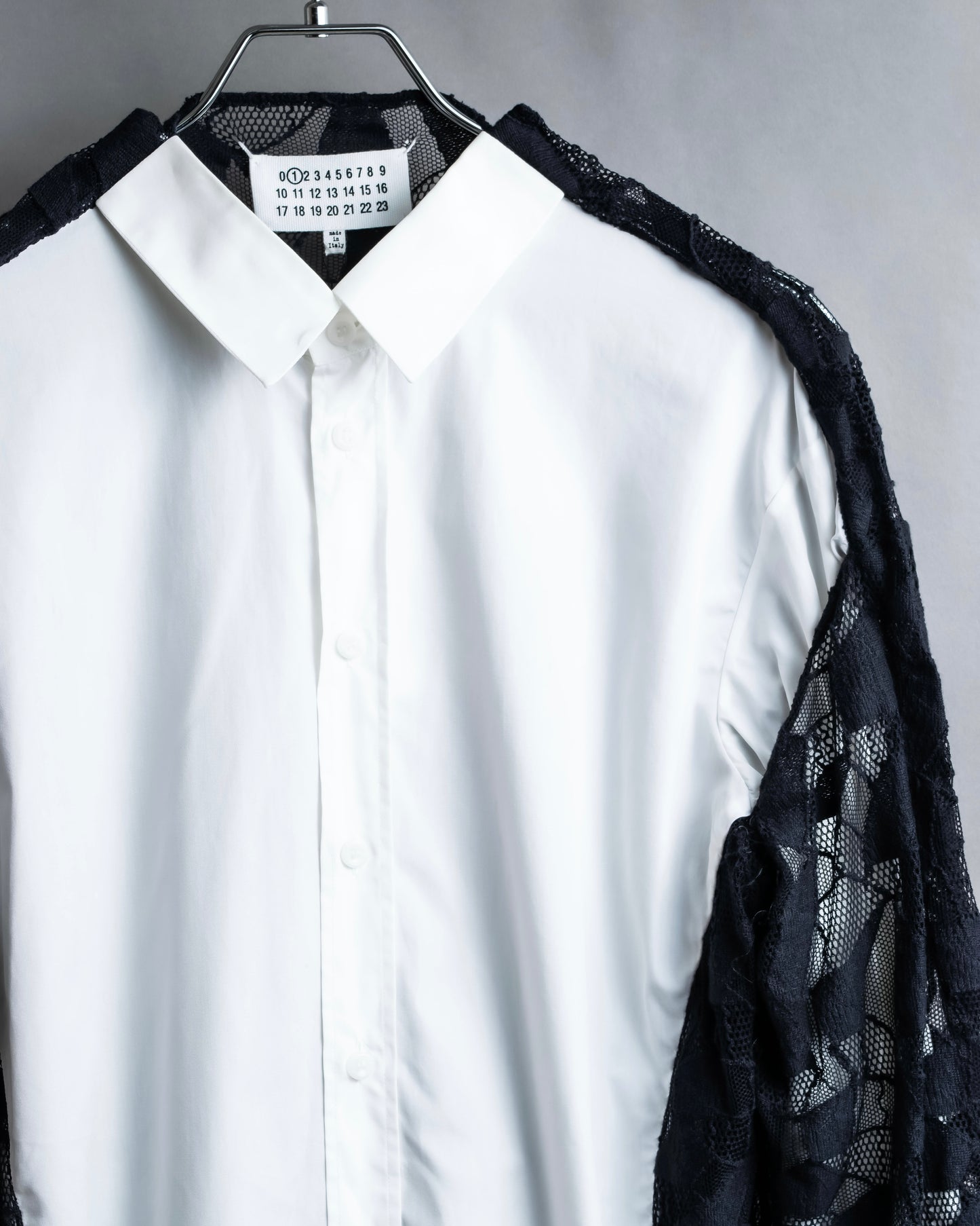 “Maison Margiela 20SS”  Back lace attached design shirt