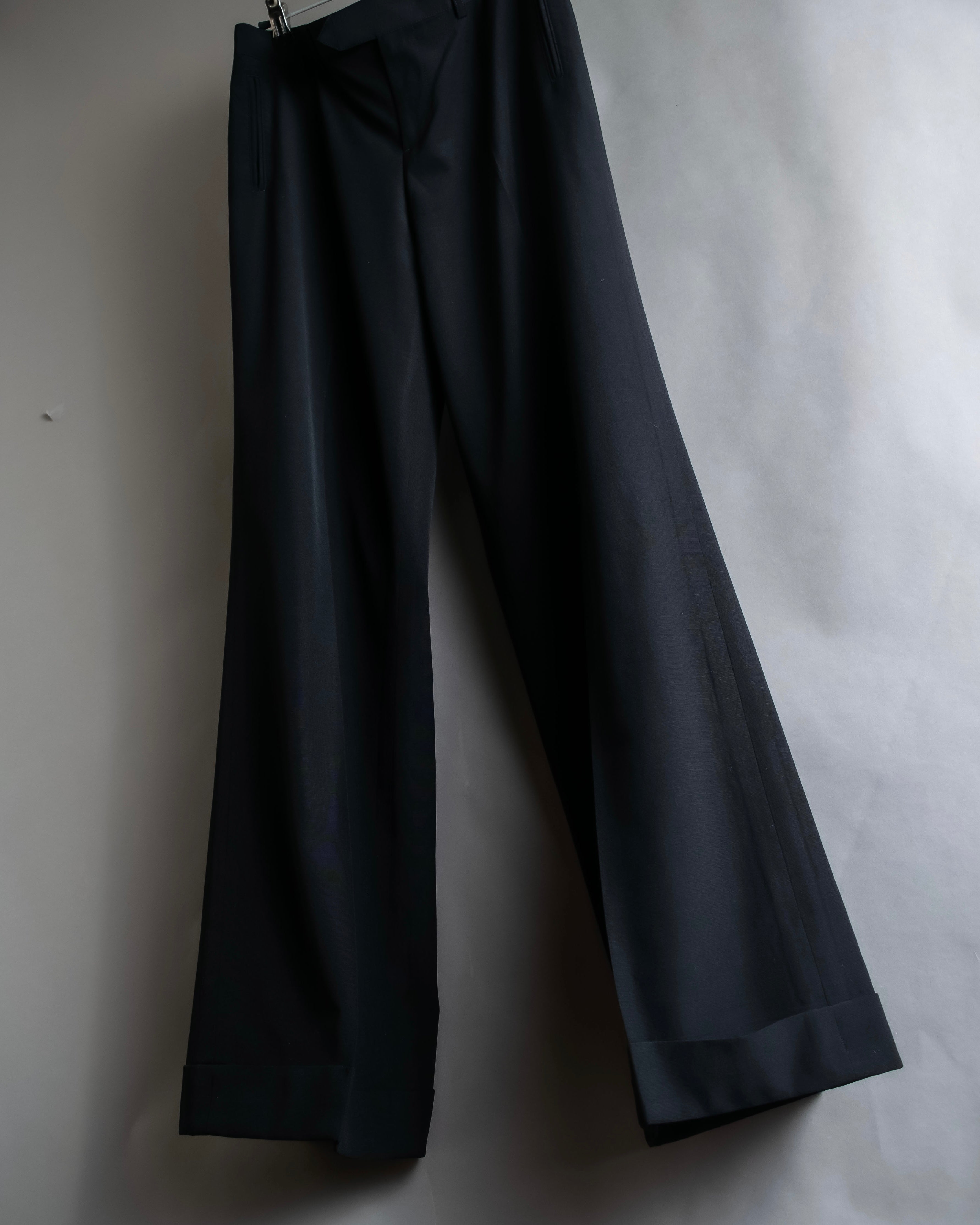 "JEAN PAUL GAULTIER FEMME"
 High-waisted straight draping slacks