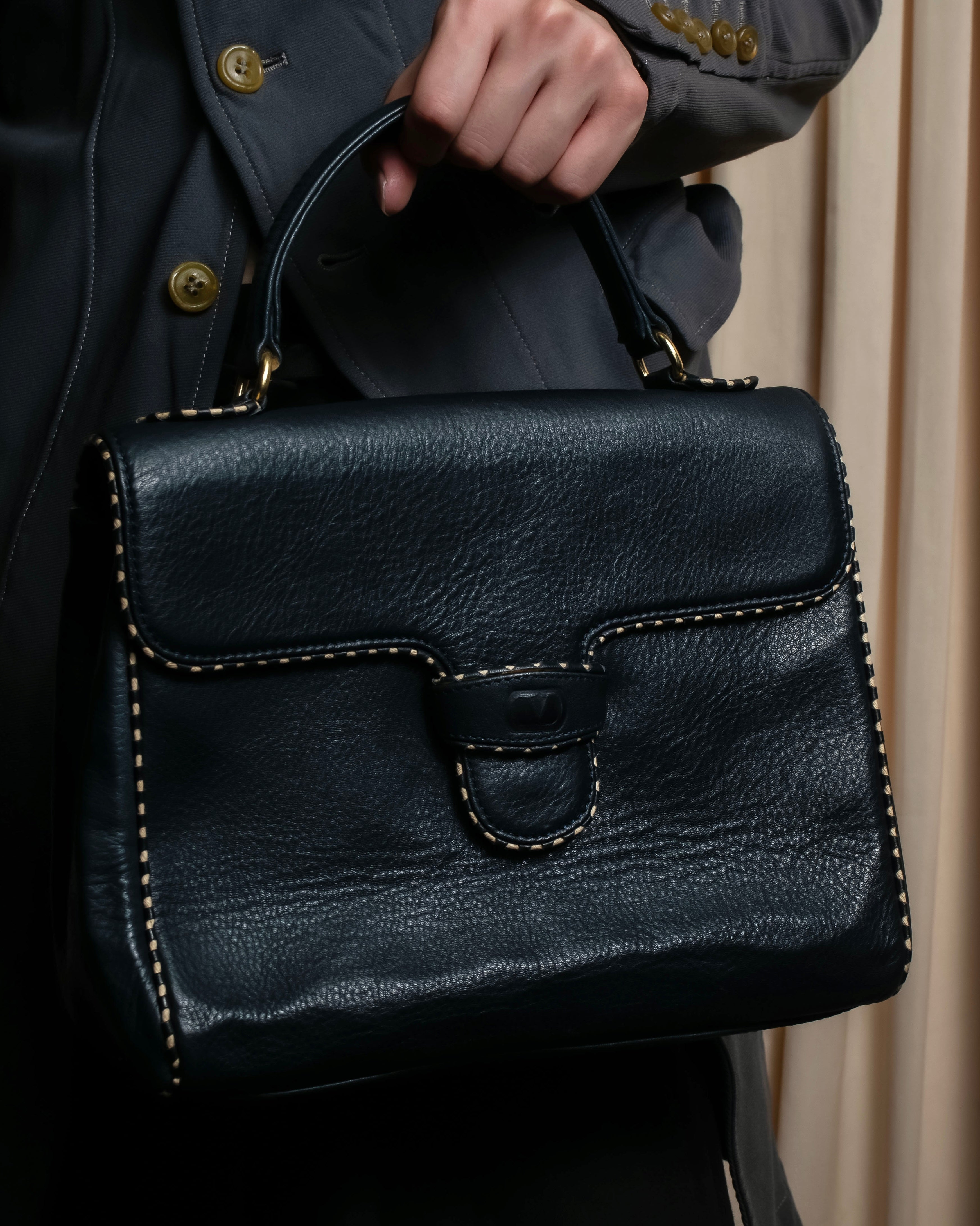 "Valentino Garavani" Saddle stitch design grain leather hand bag