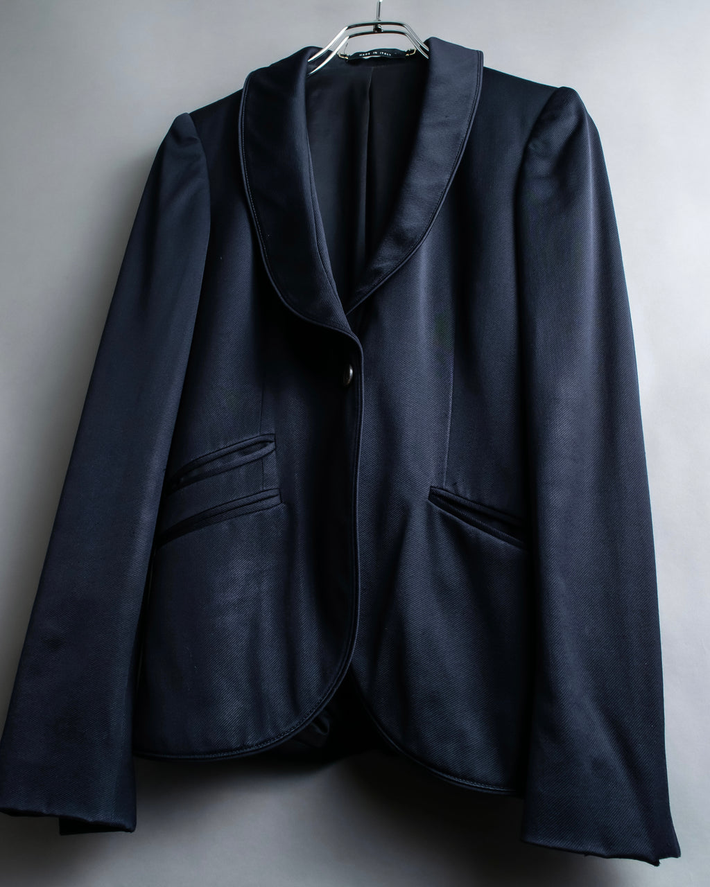 "GUCCI" Shawl collar glossy black jacket