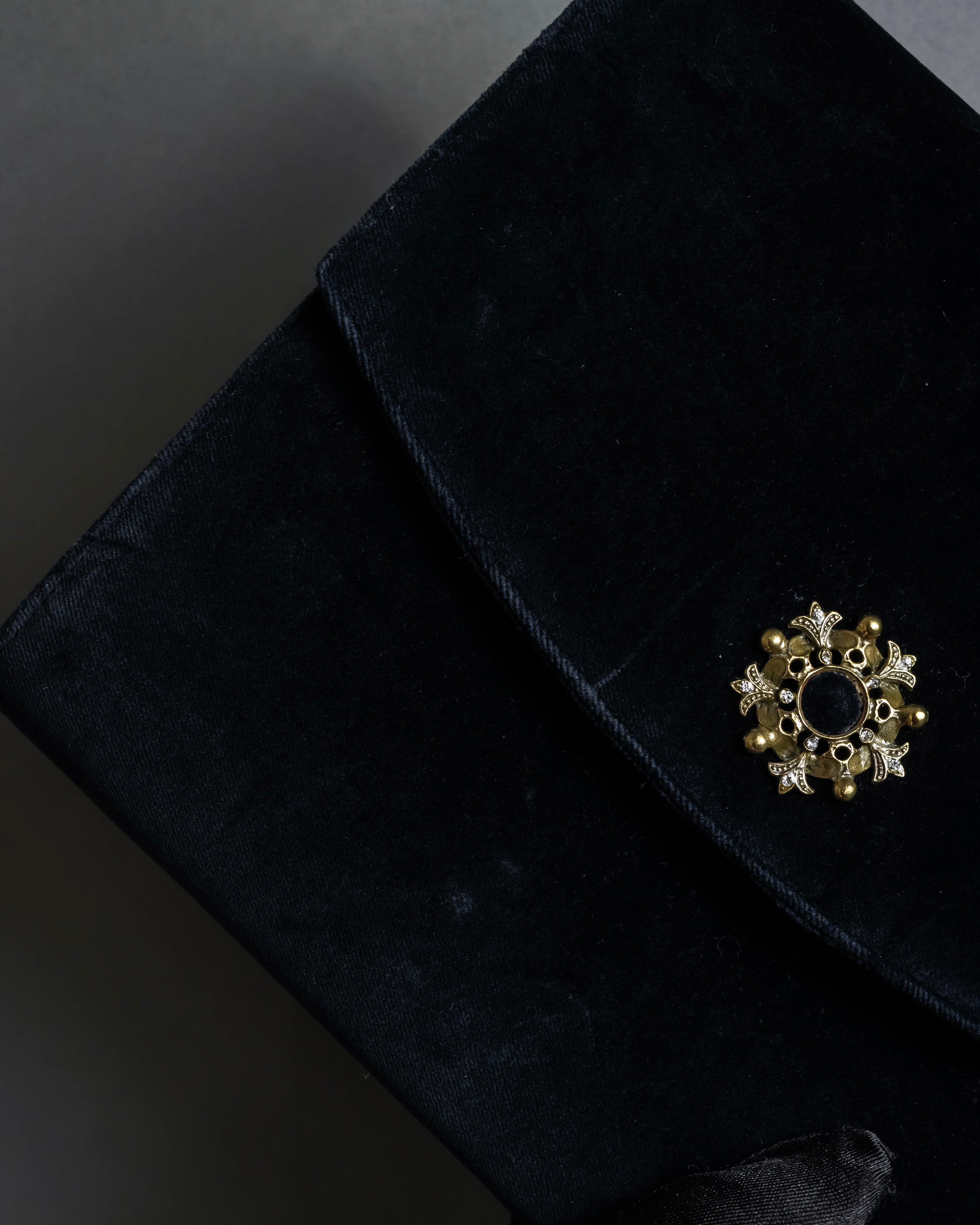 "Salvatore Ferragamo" Antique jewelry motif design velvet shoulder bag