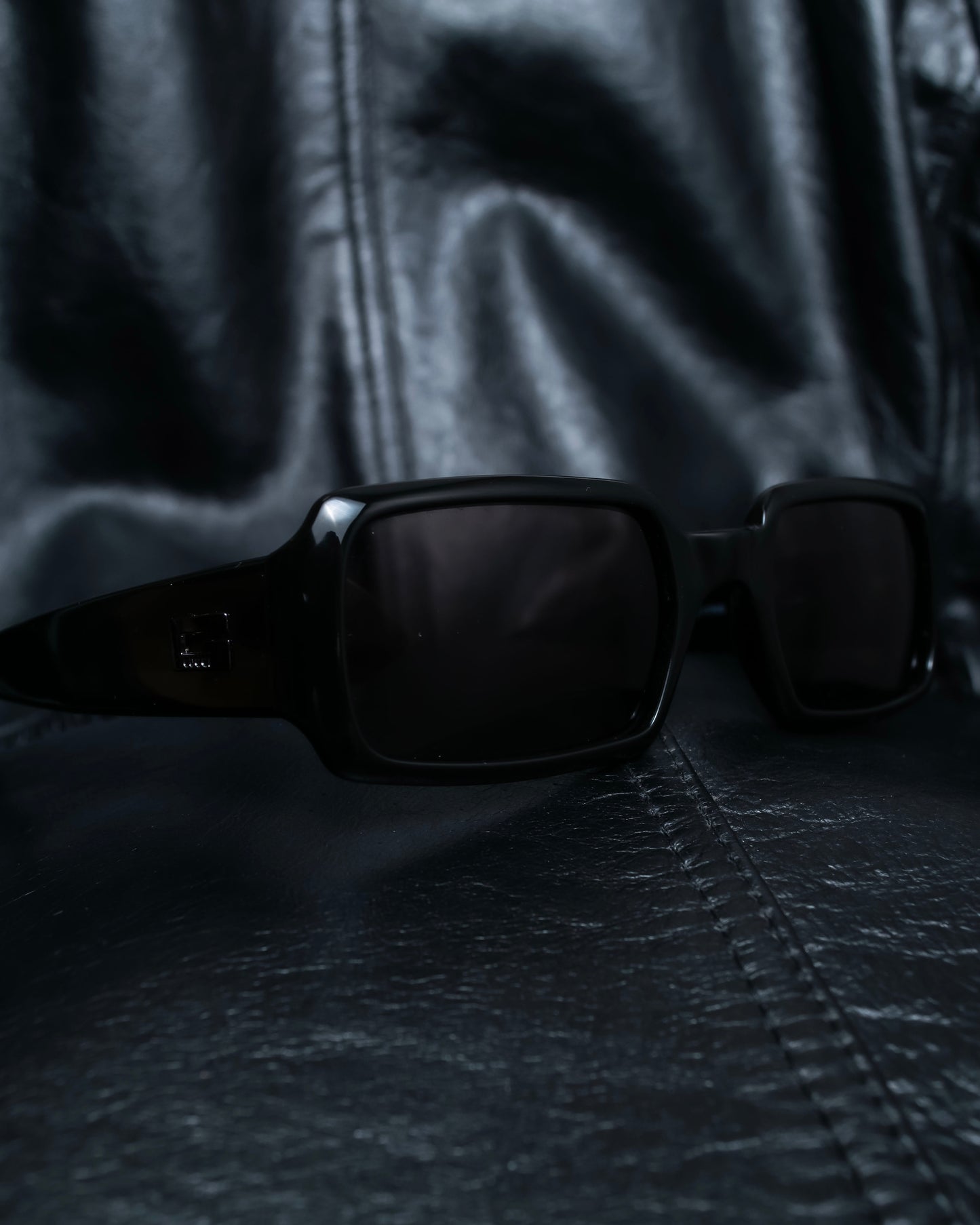 “GUCCI ”  G logo square flame sunglasses