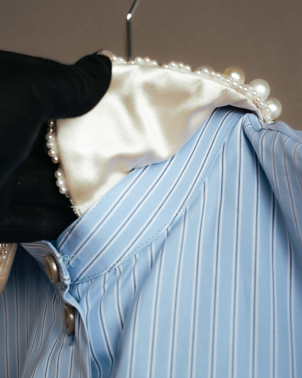 -SPECIAL- "GUCCI" 2010's-20's Pearl embellished detachable collar striped long shirt