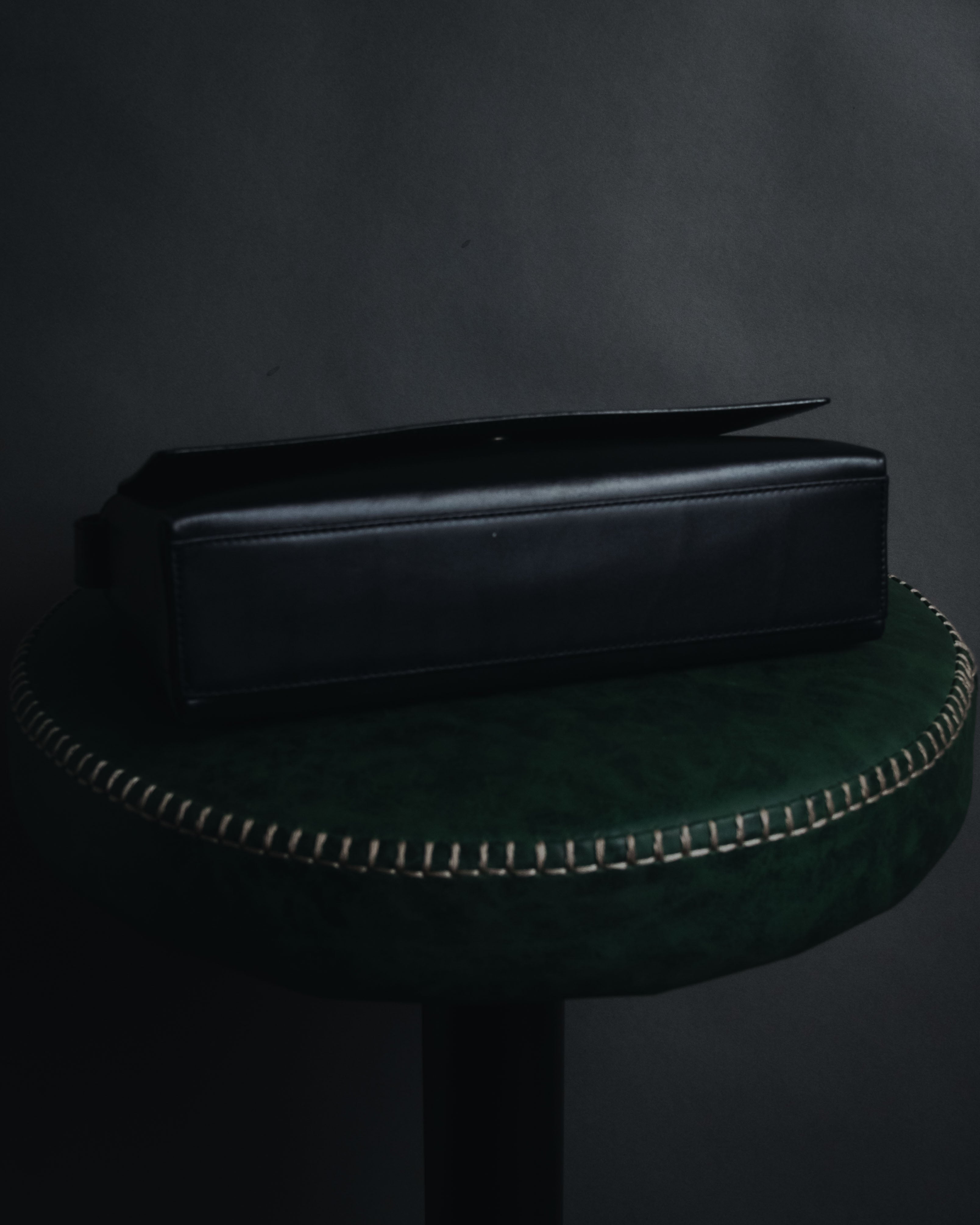 "Salvatore Ferragamo" 90’s-00’s Minimal brushed buckle shoulder bag