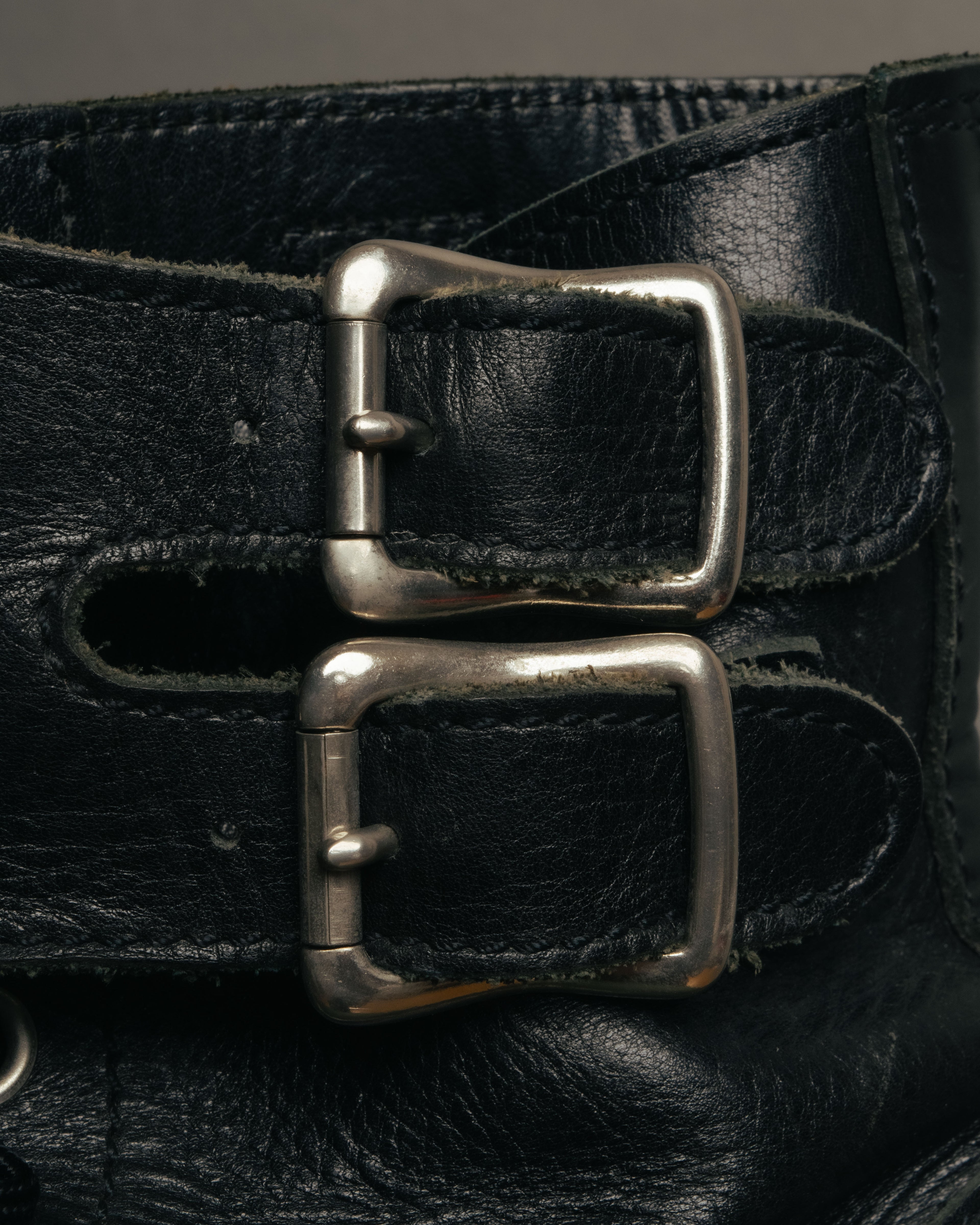 “COMME des GARÇONS HOMME”
00’s-10’s Double buckle leather combat boots