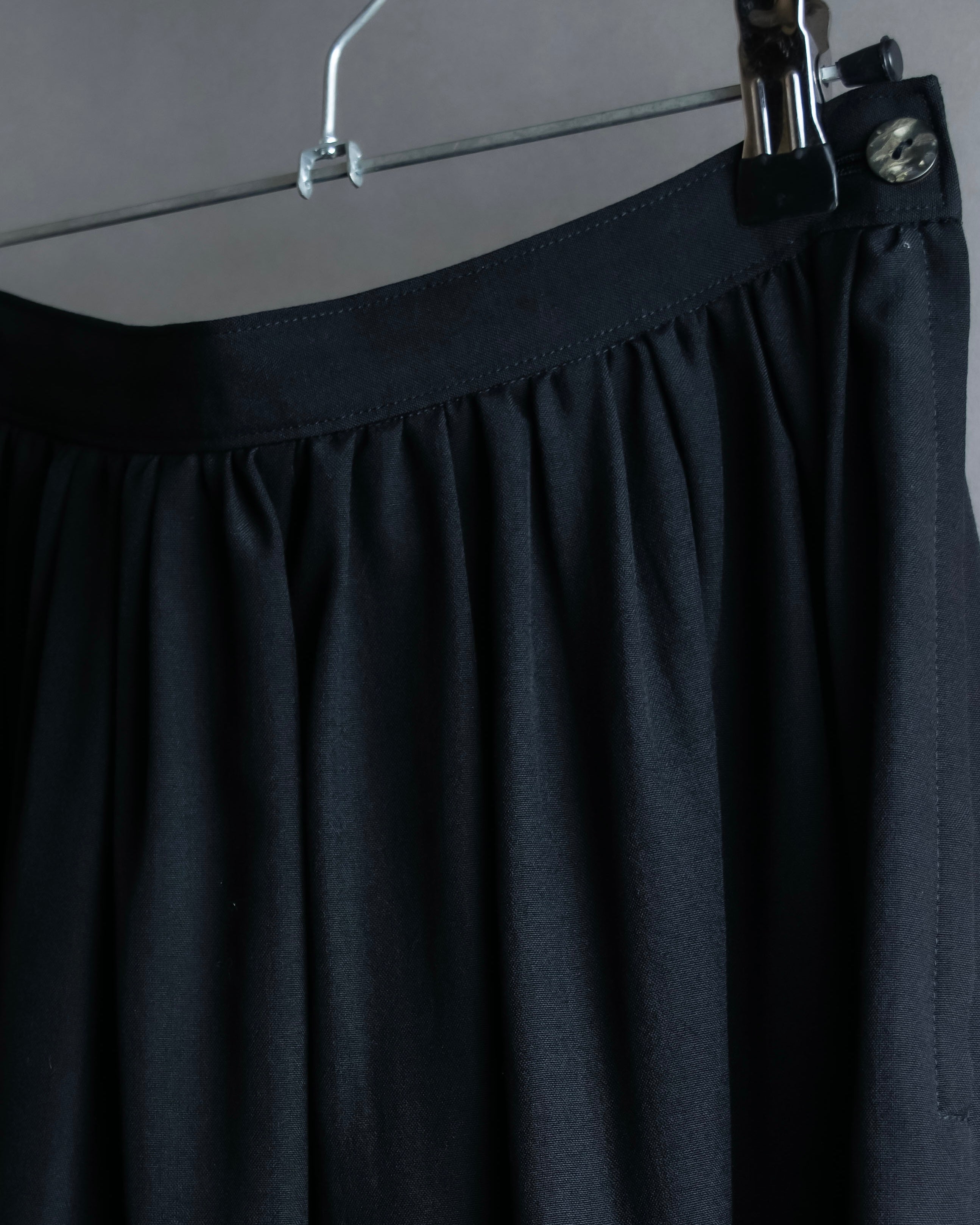 "tricot COMME des GARCONS"  Lace design at hem flare skirt