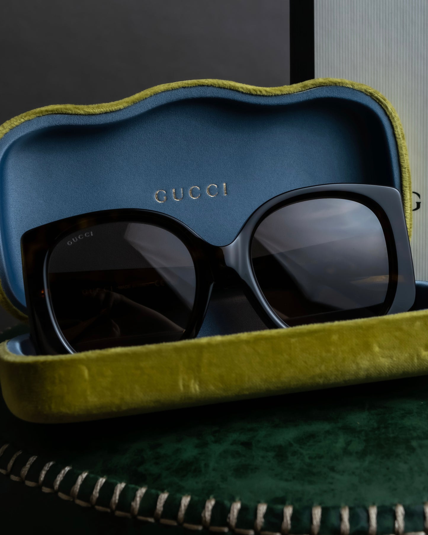 "GUCCI" Geometric frame Interlocking G sunglasses