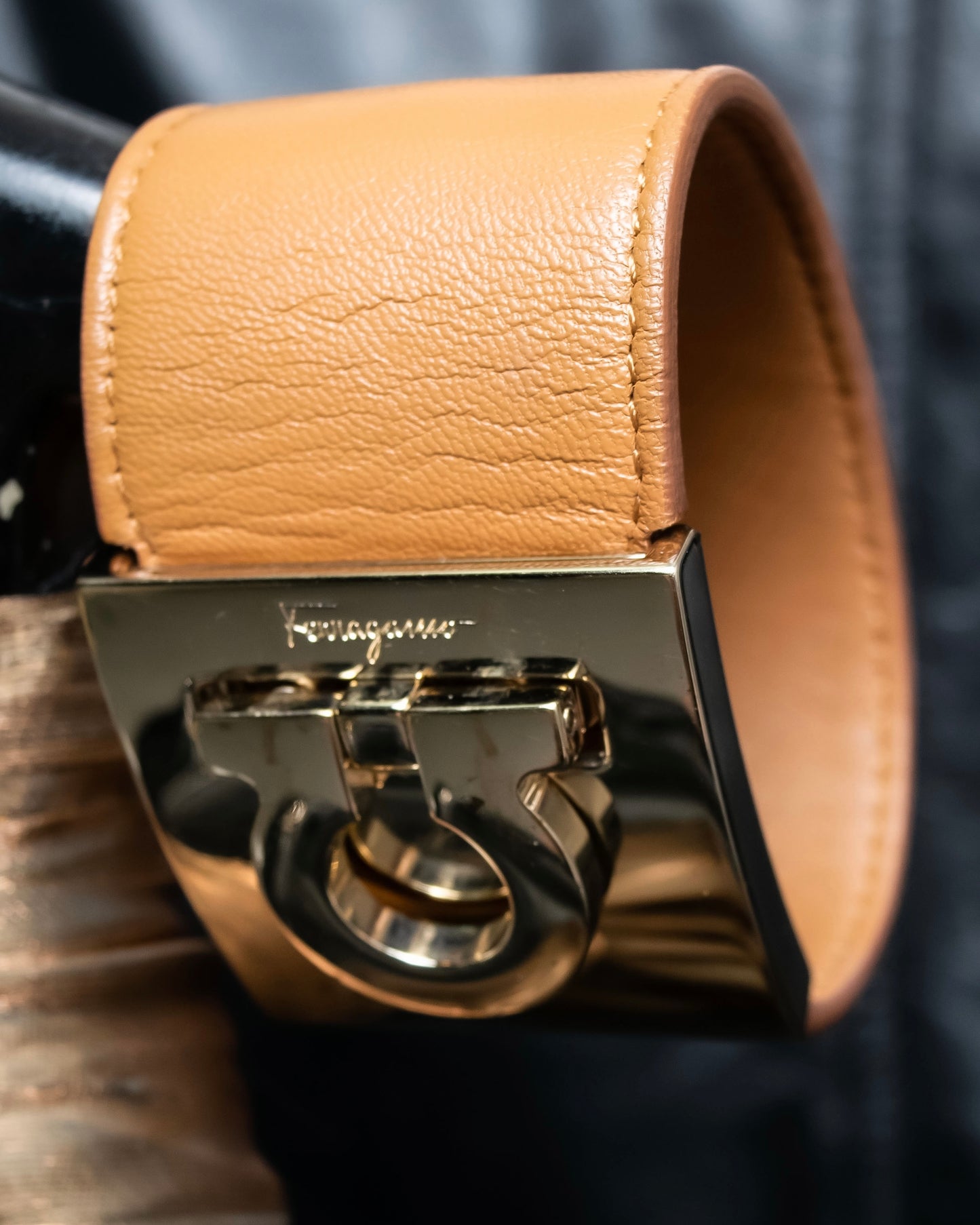 "Ferragamo" Gancini motif leather bangle