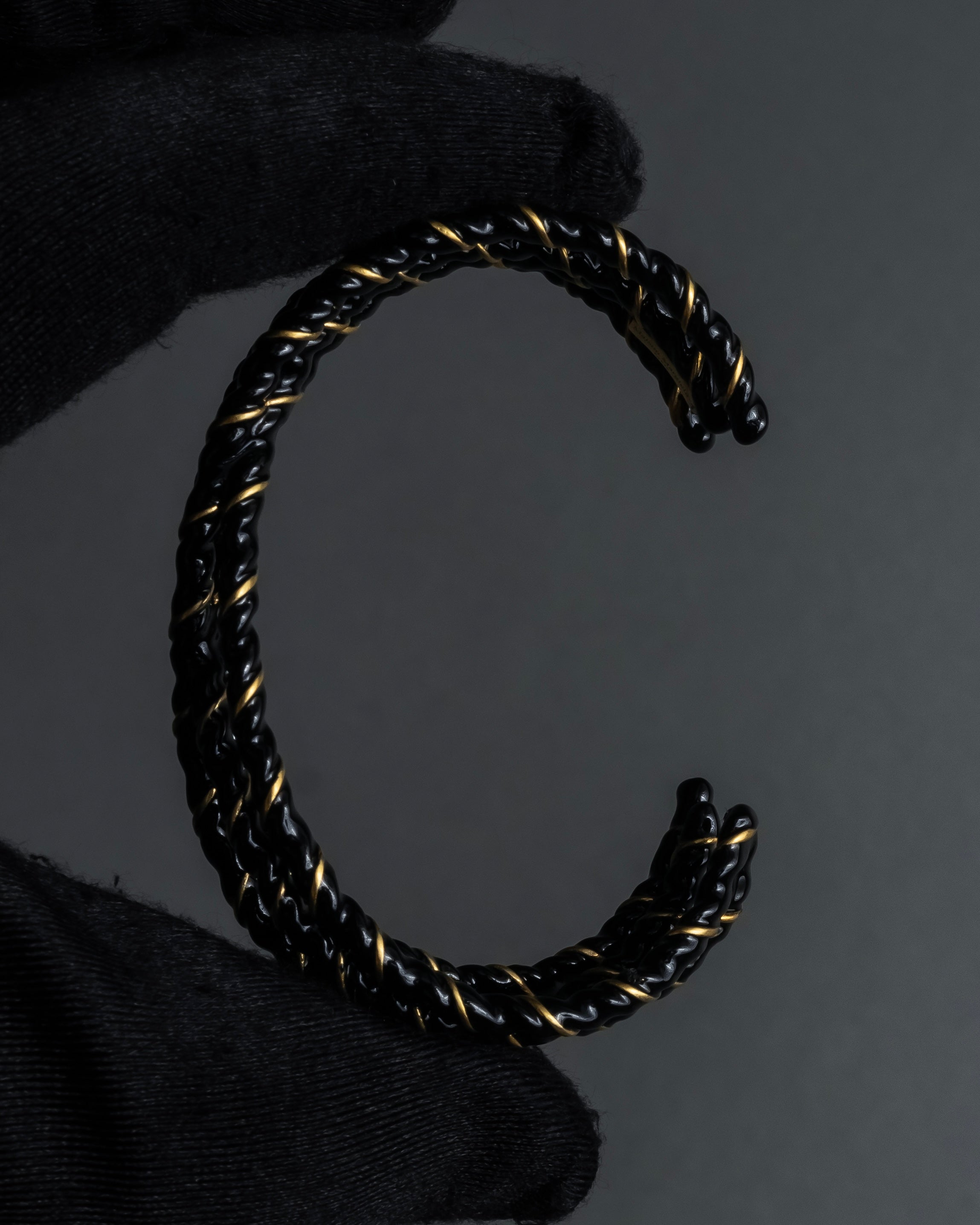 "MAISON MARGIELA" Twisted cord design brass bangle