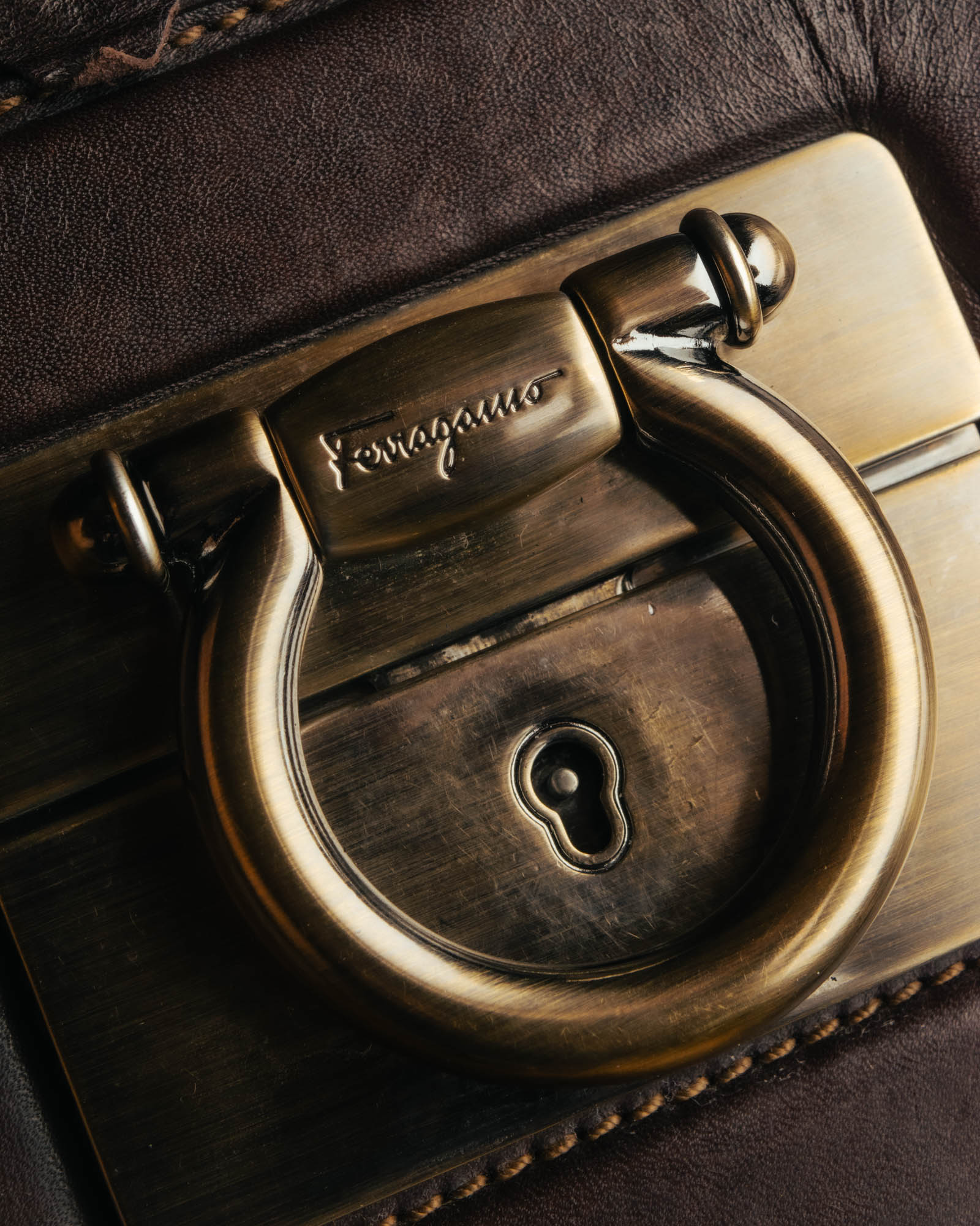 -SPECIAL- “Salvatore Ferragamo” 00’s-10’s Leather scale appliqué gancini shoulder bag