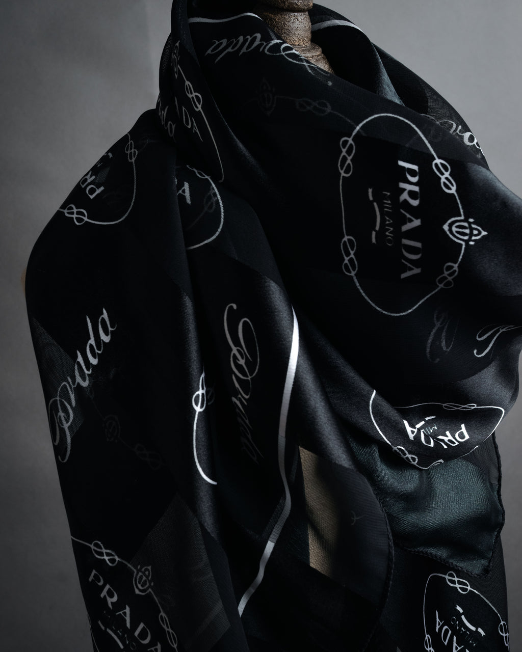 “PRADA” 2000’s Logo large scarf