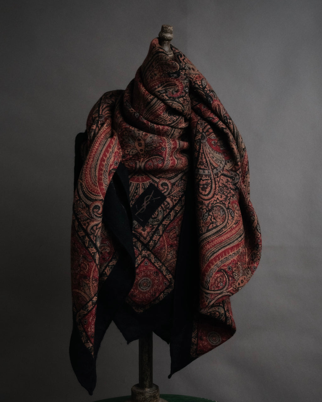 “Yves Saint Laurent” 1985-1995 Paisley framed scarf