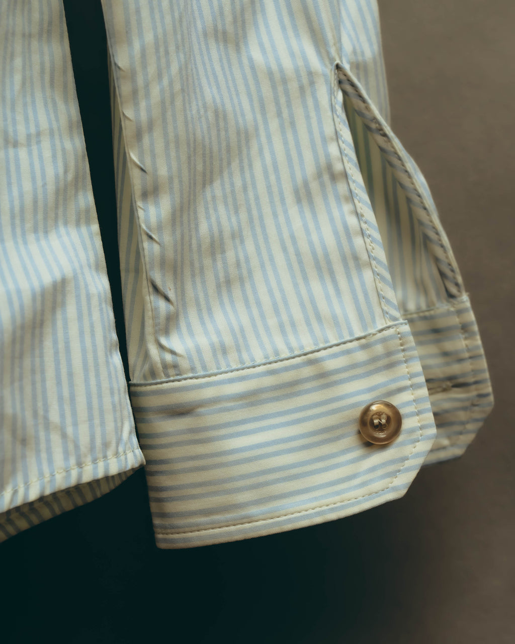 -SPECIAL- “GUCCI” 2017-2019 Floral embroidered ruffled striped shirt