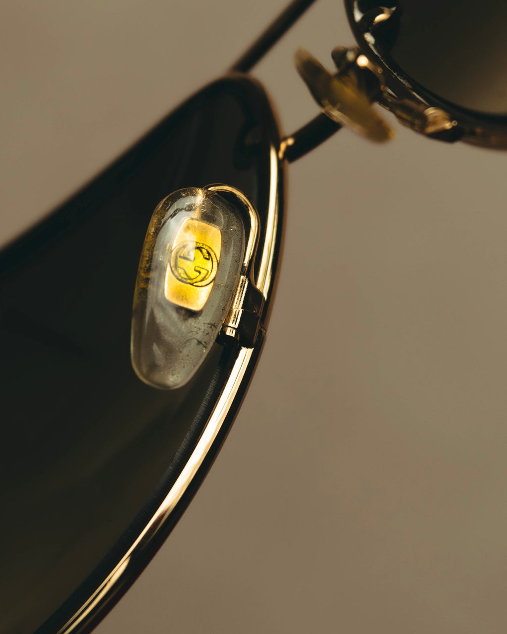 -SPECIAL- "Gucci" 00's Vintage aviator sunglasses with marina chain temples