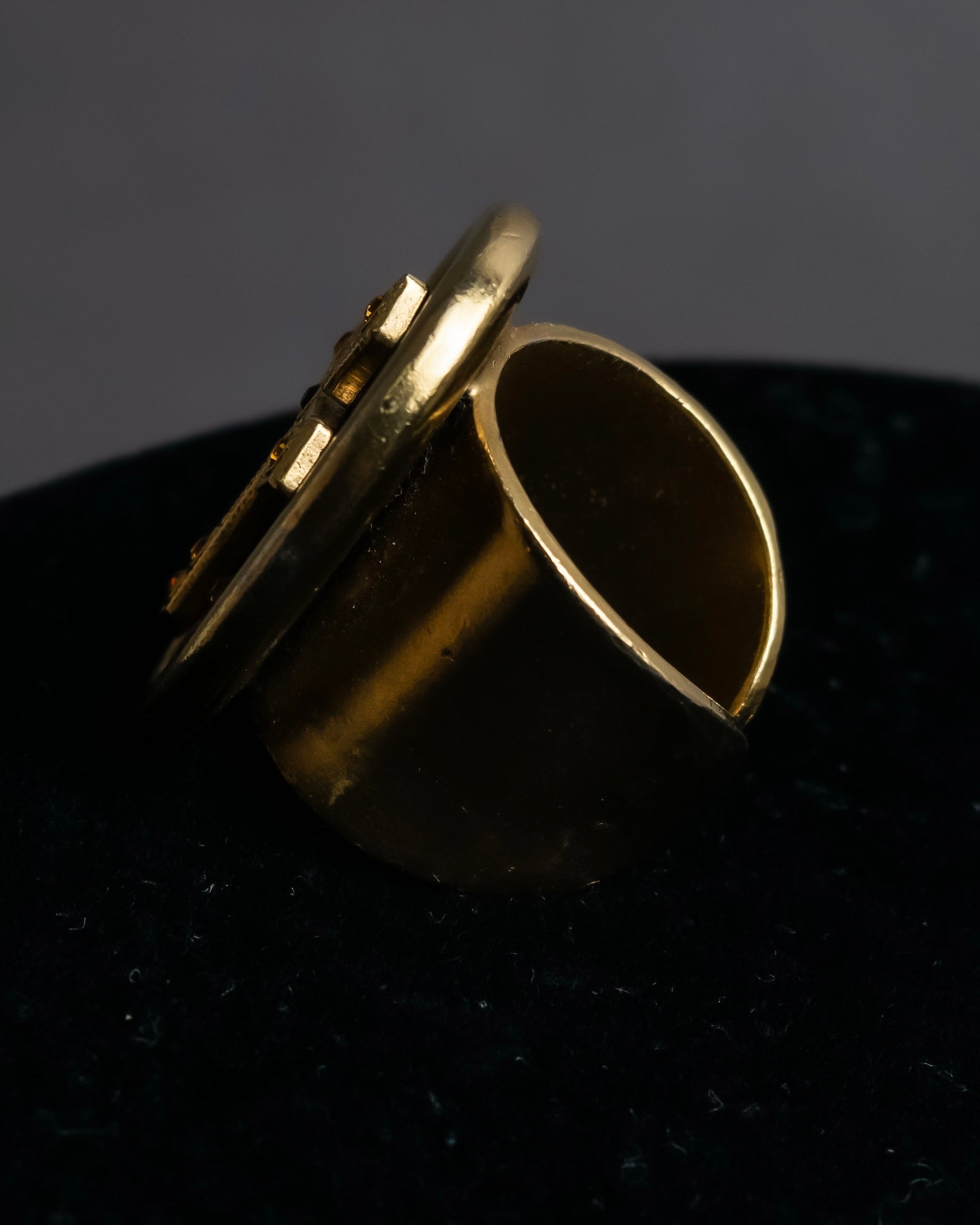 "JEAN PAUL GAULTIER" Cross motif leather panel gold ring