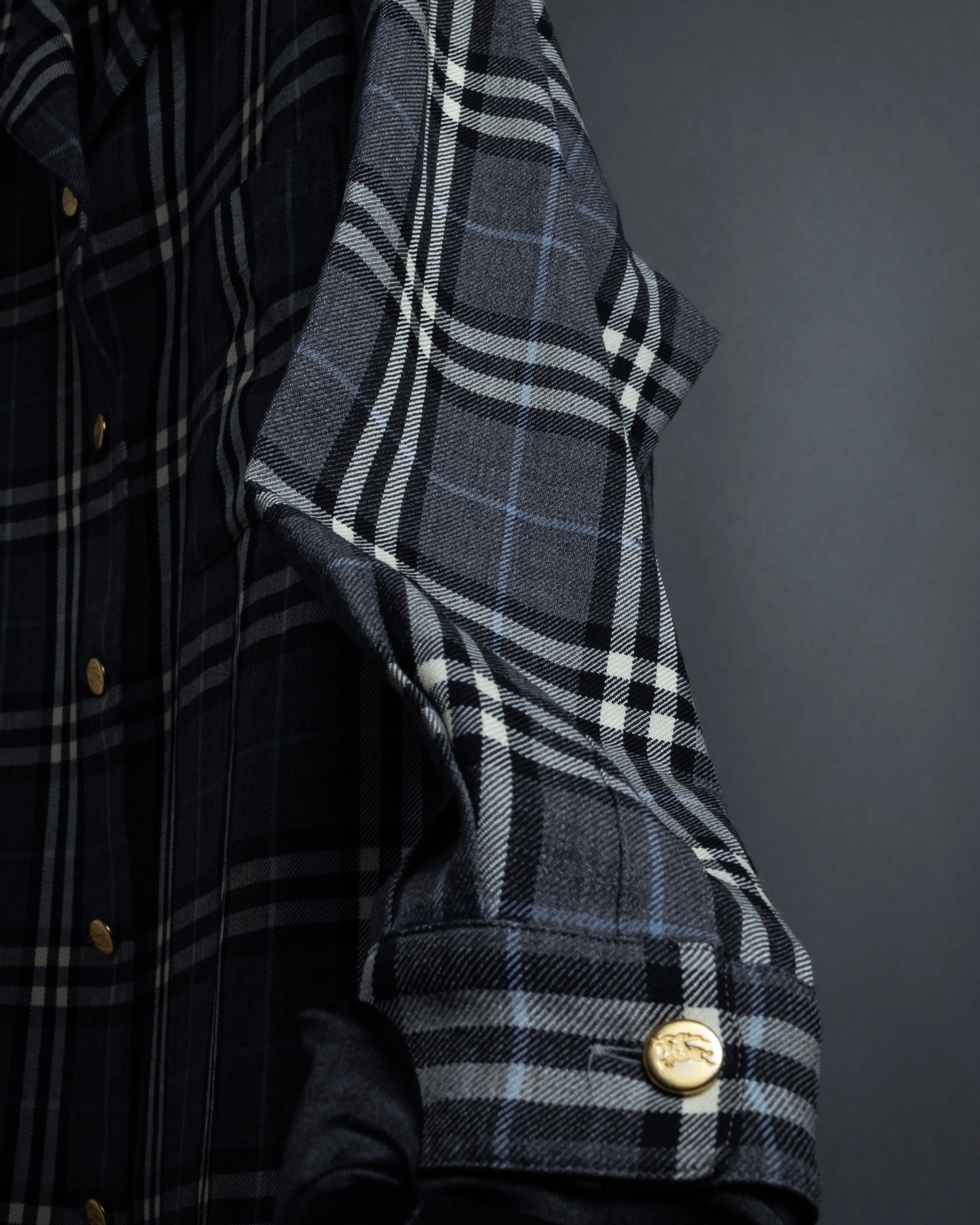 "BURBERRYS" Gold metal button design check pattern wool shirt