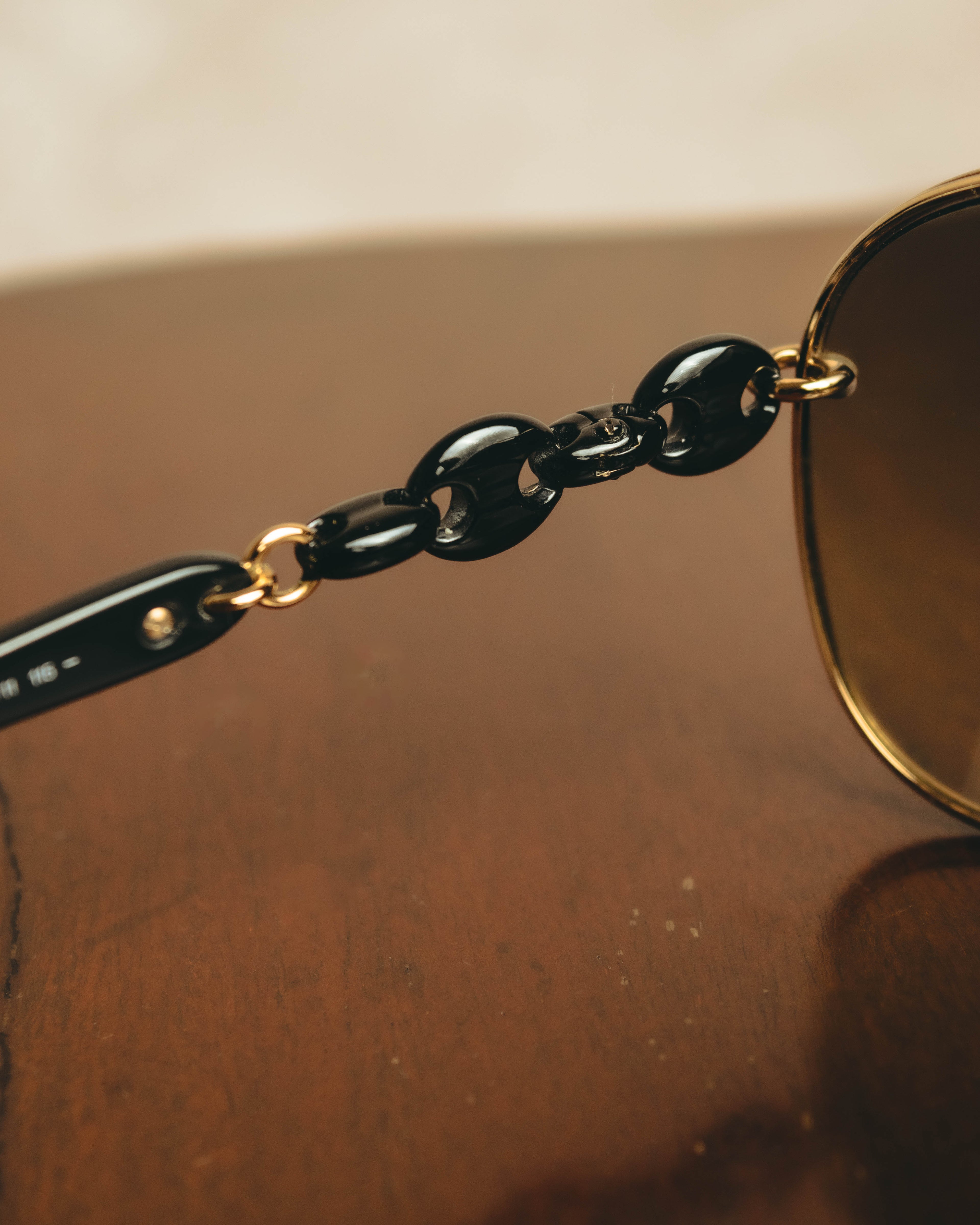 -SPECIAL- "Gucci" 00's Vintage aviator sunglasses with marina chain temples